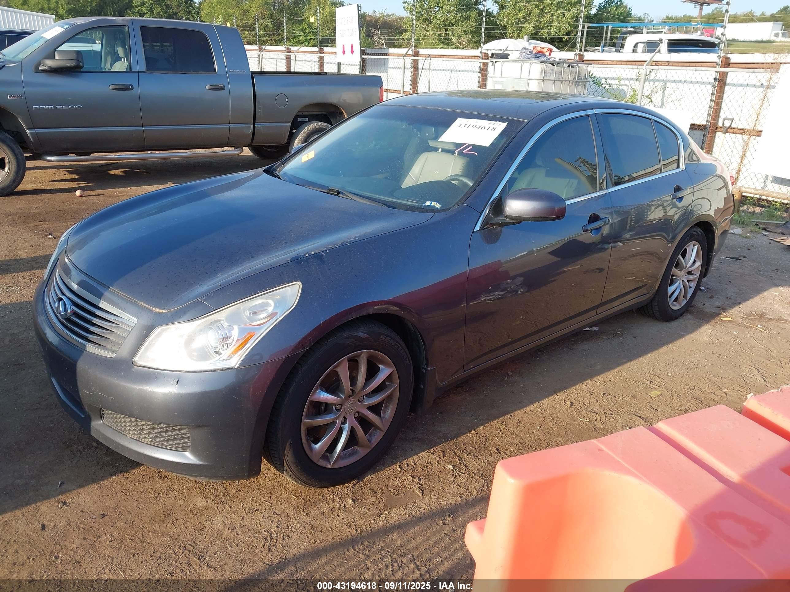 INFINITI G35 image 2