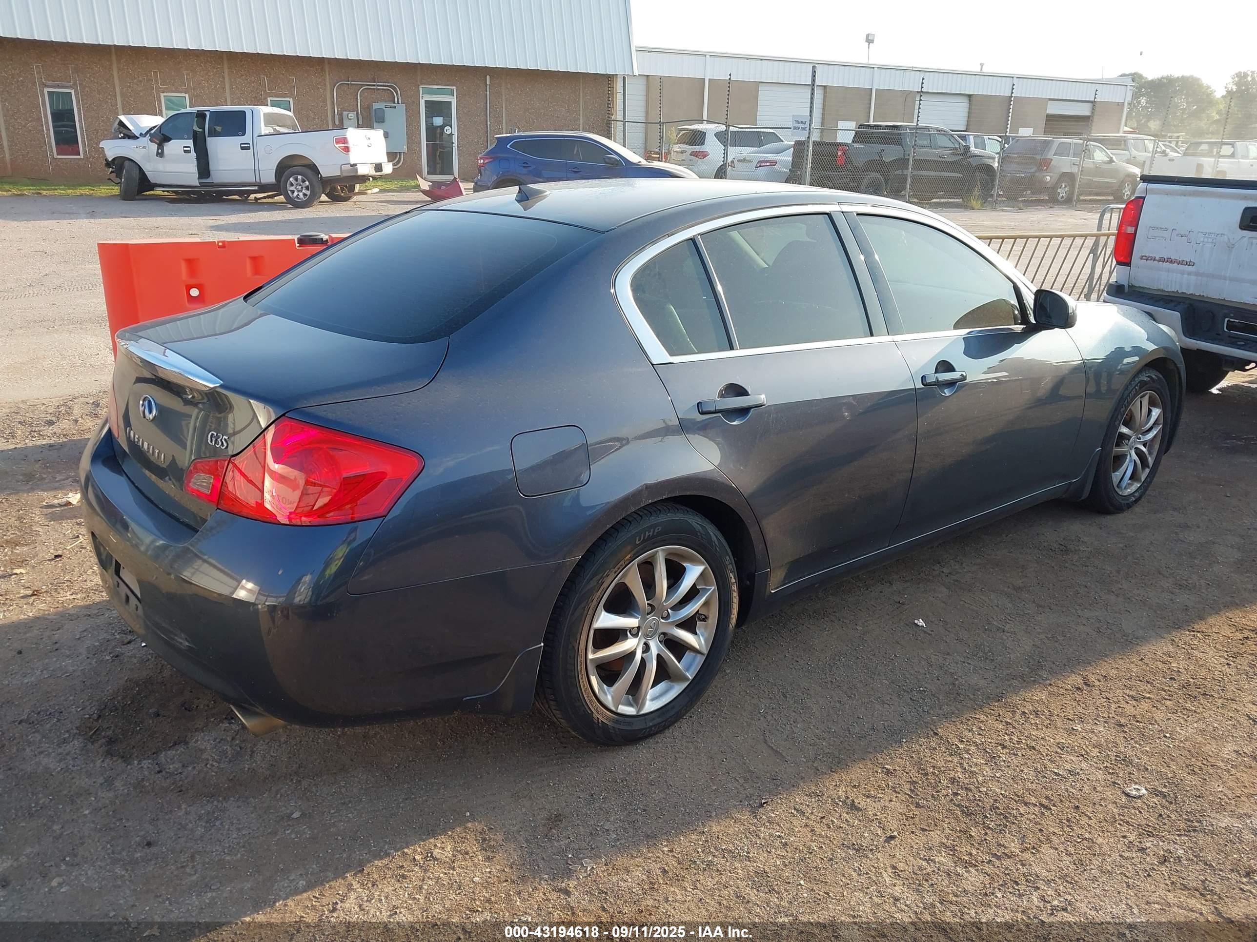 INFINITI G35 image 4