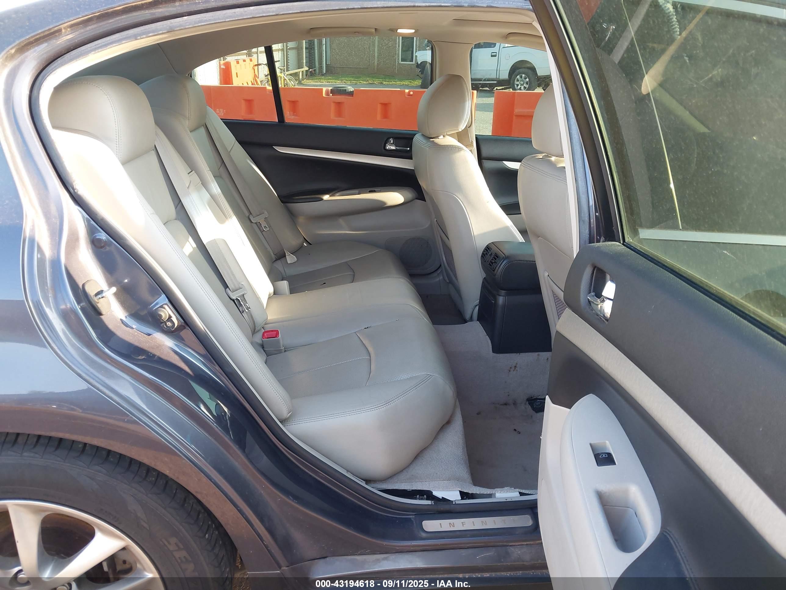 INFINITI G35 image 8
