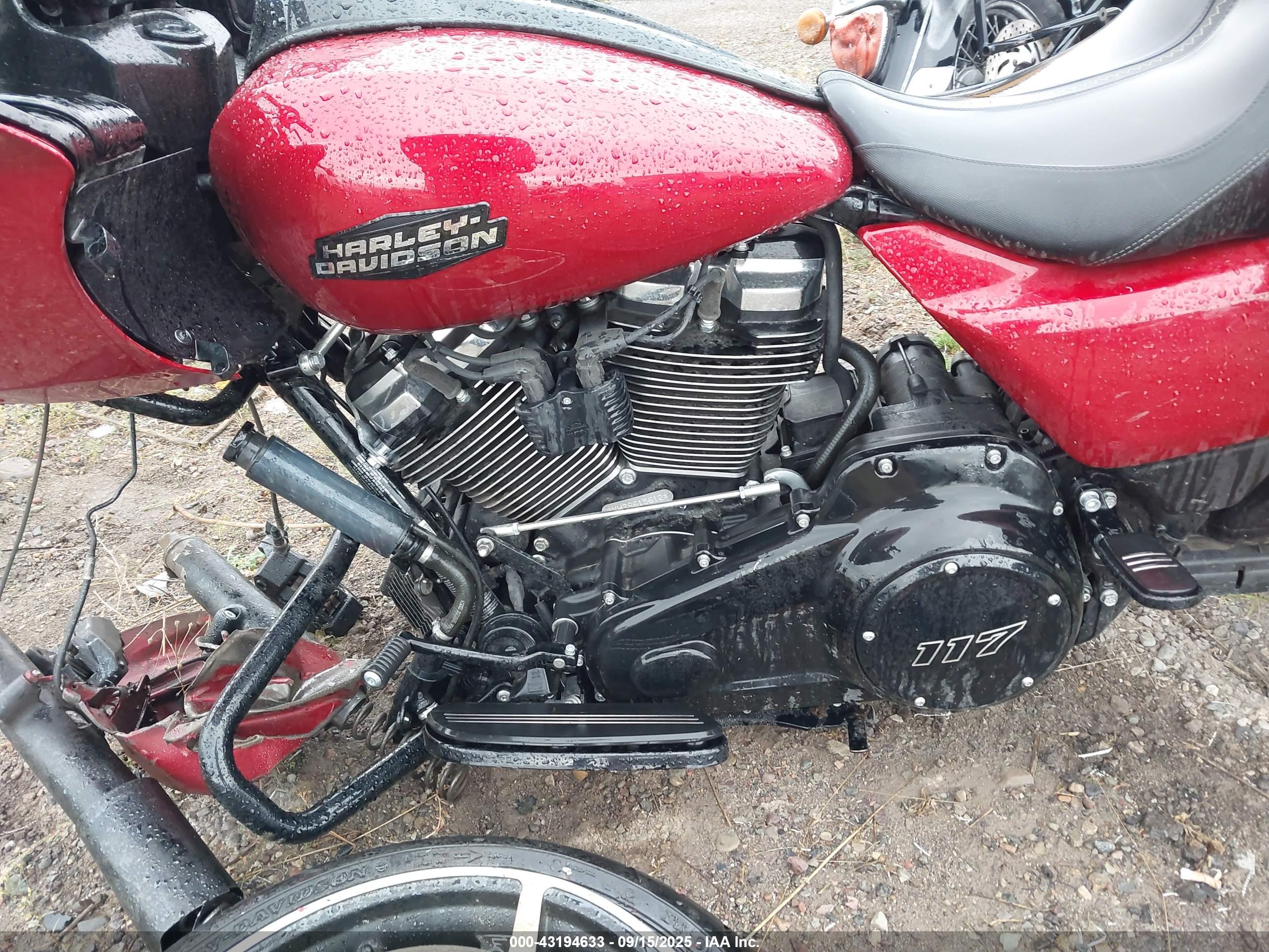 HARLEY-DAVIDSON FLTRX image 9