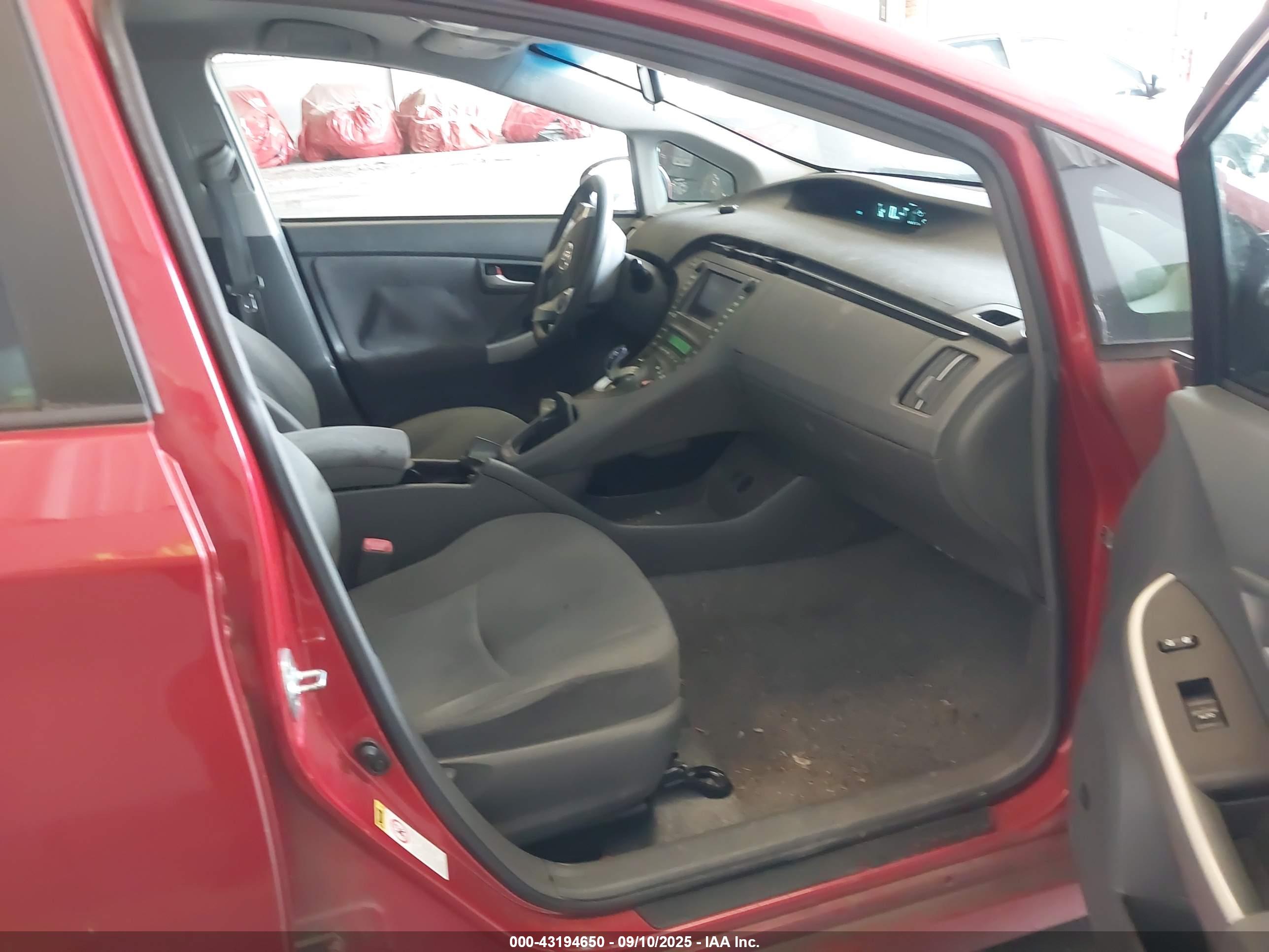 TOYOTA PRIUS image 5