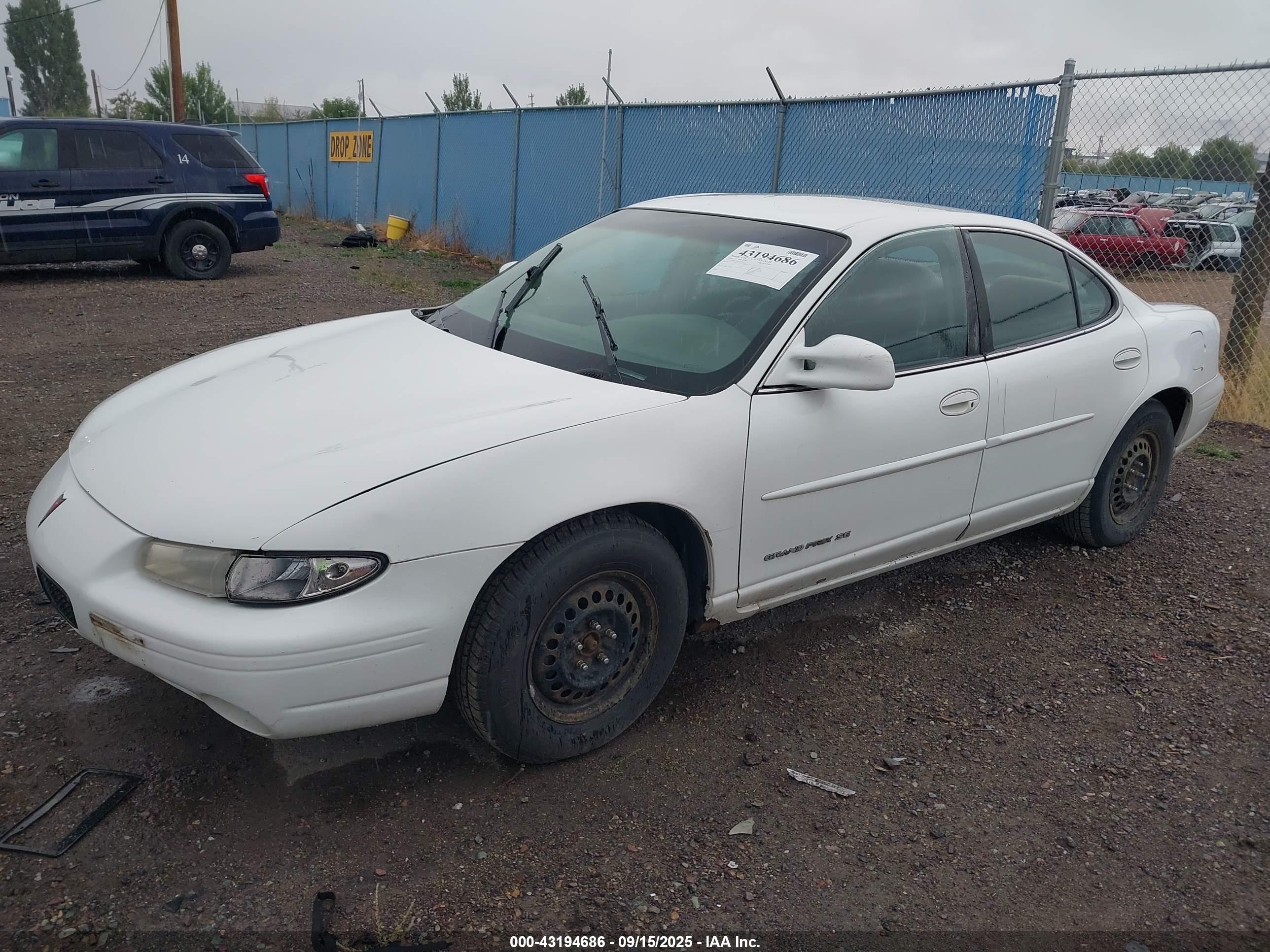 PONTIAC GRAND image 2