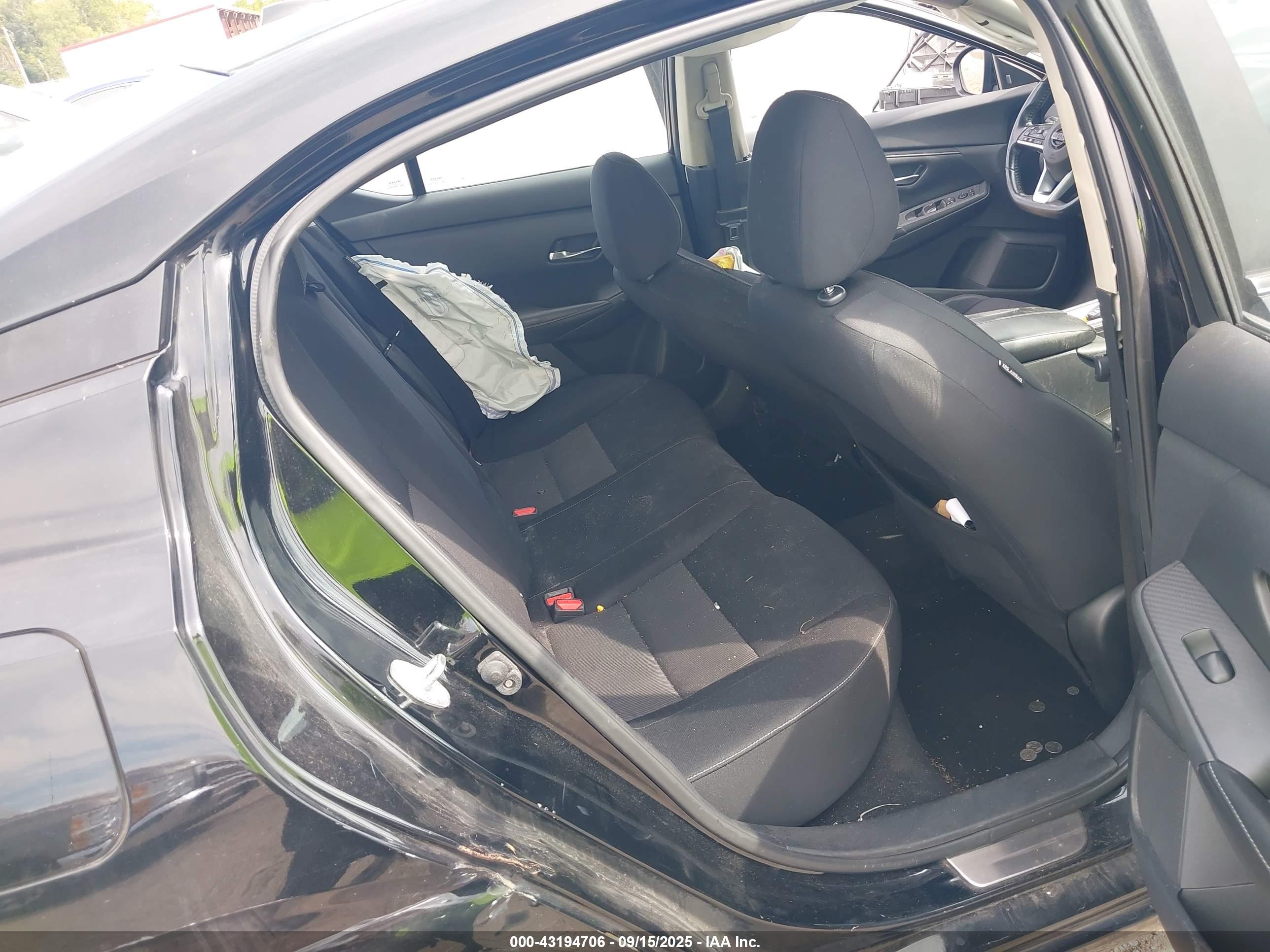 NISSAN SENTRA image 8