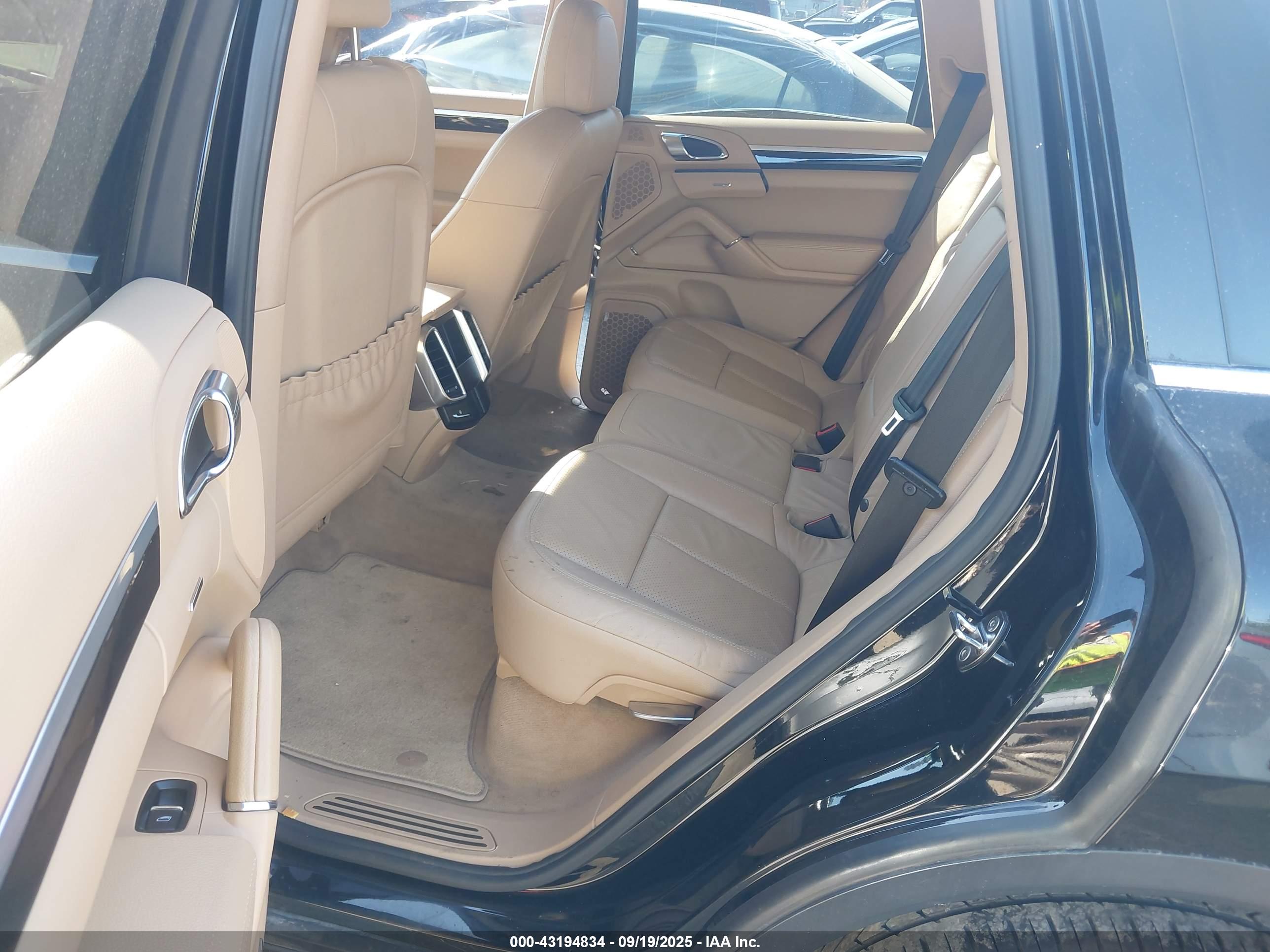 PORSCHE CAYENNE image 8
