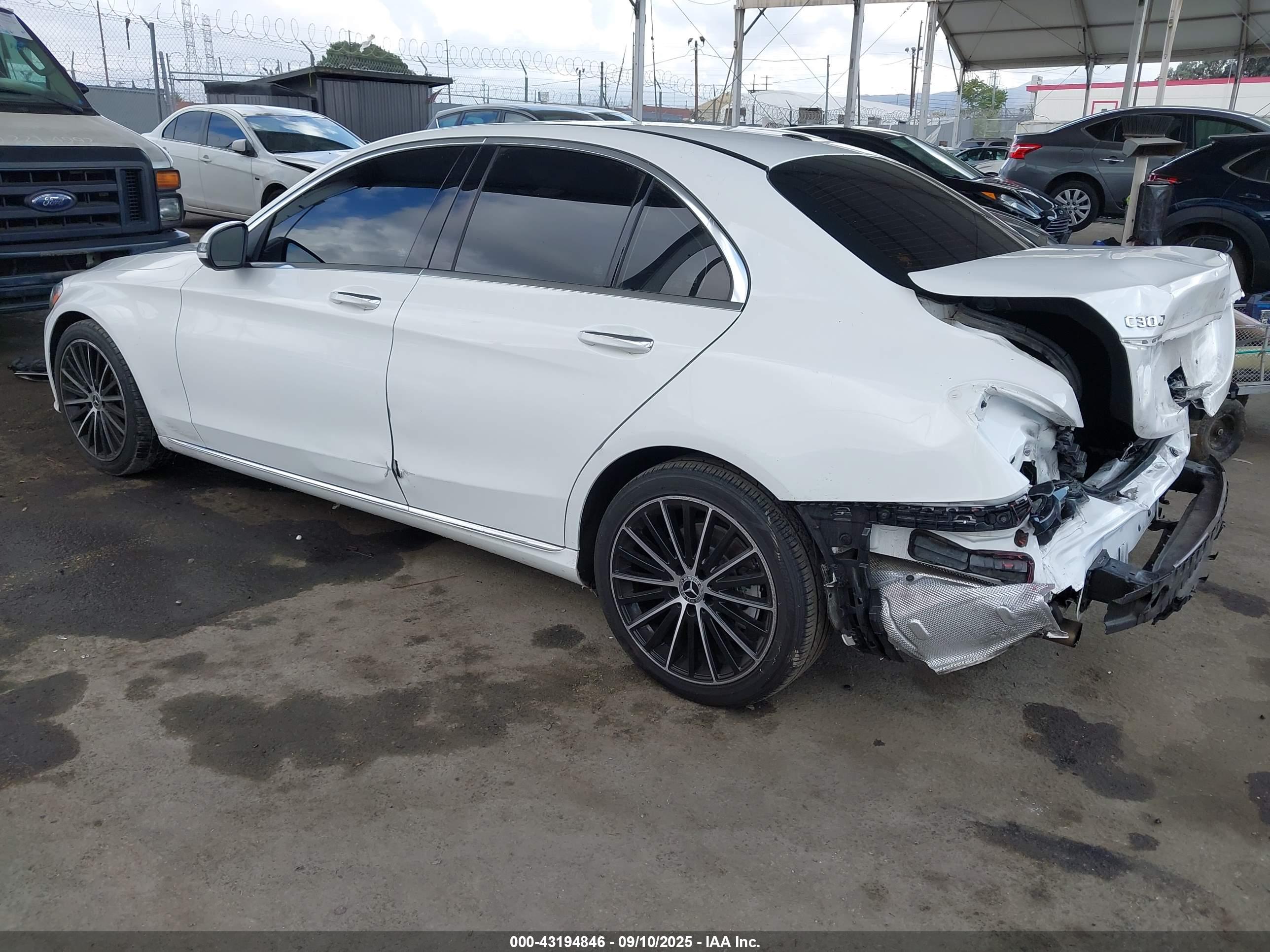 MERCEDES-BENZ C image 3
