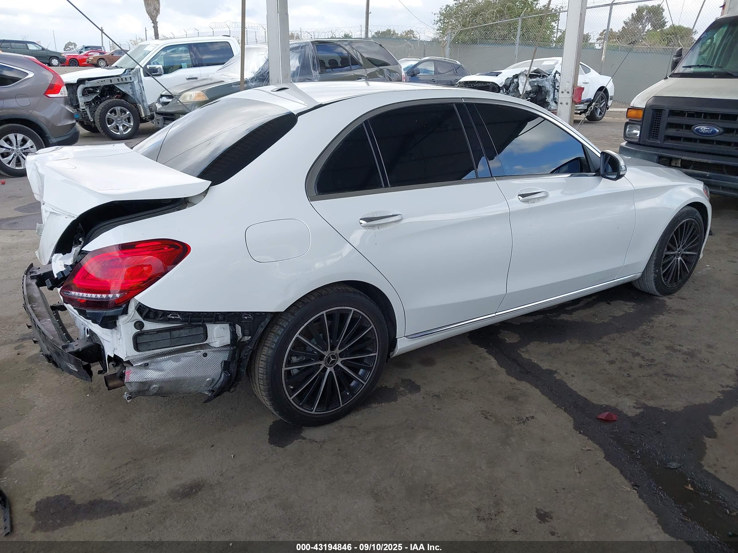 MERCEDES-BENZ C image 4