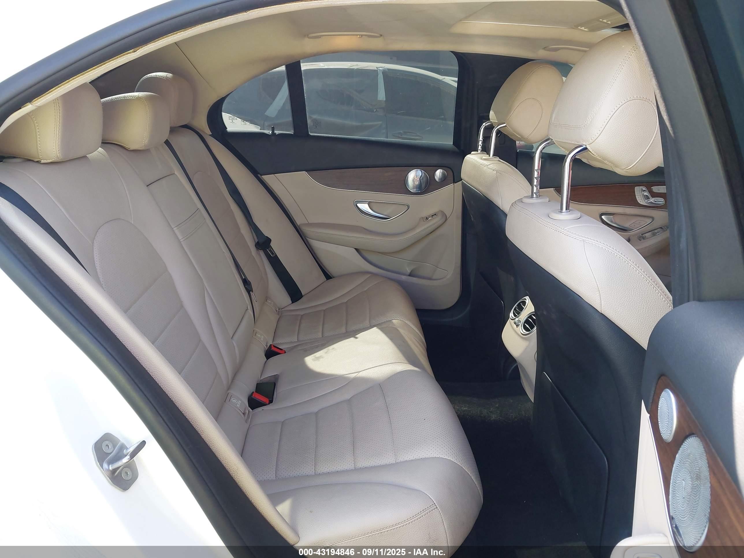 MERCEDES-BENZ C image 8