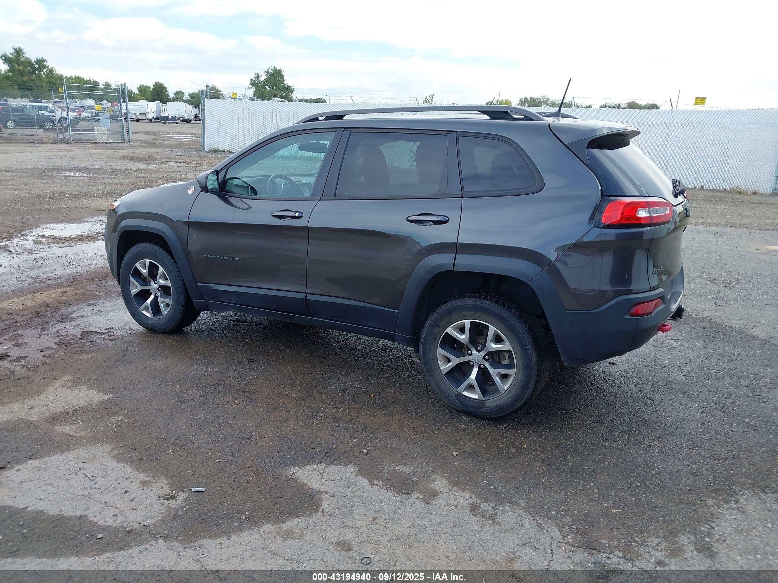 JEEP CHEROKEE image 3