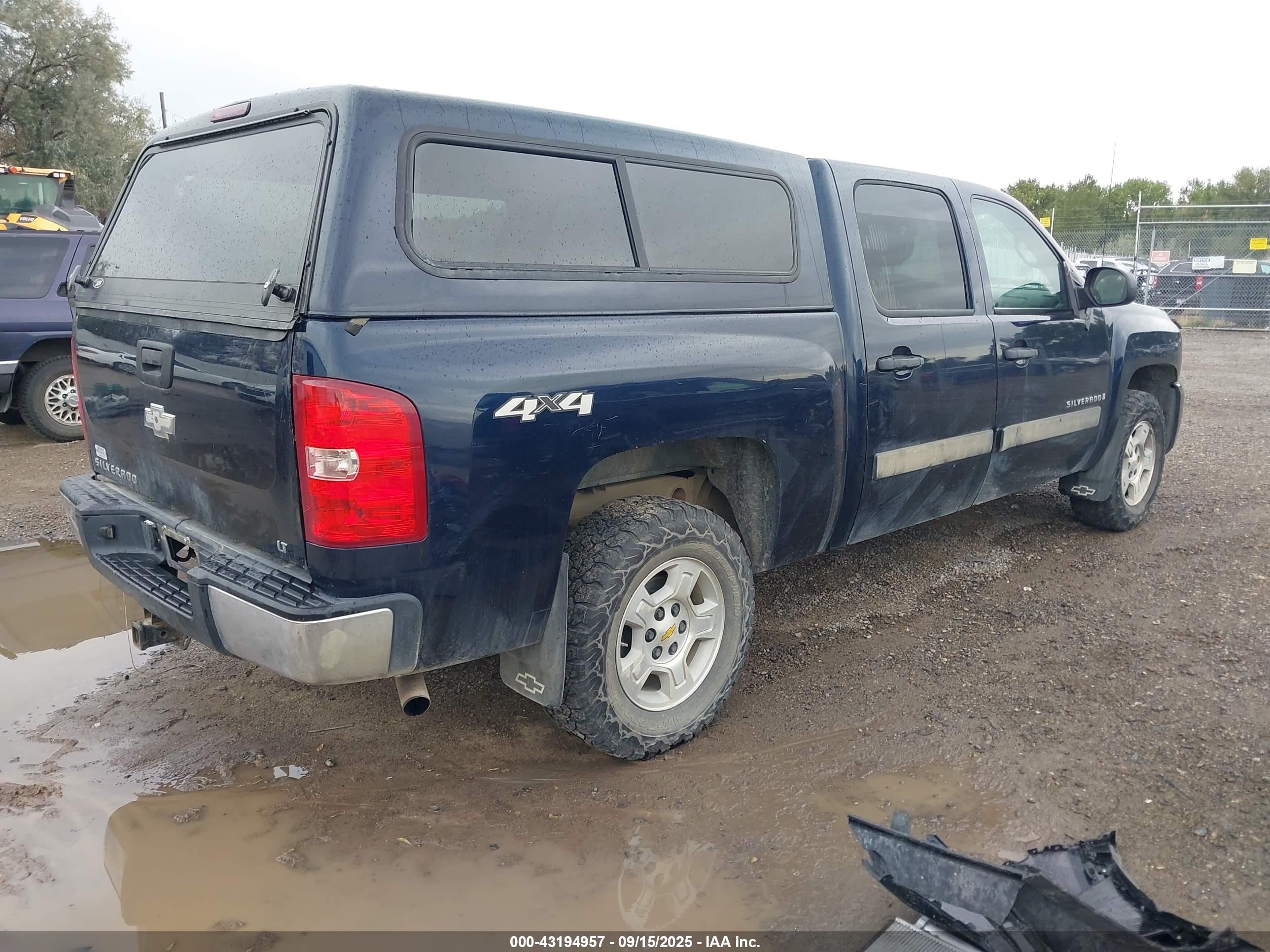 CHEVROLET SILVERADO image 4