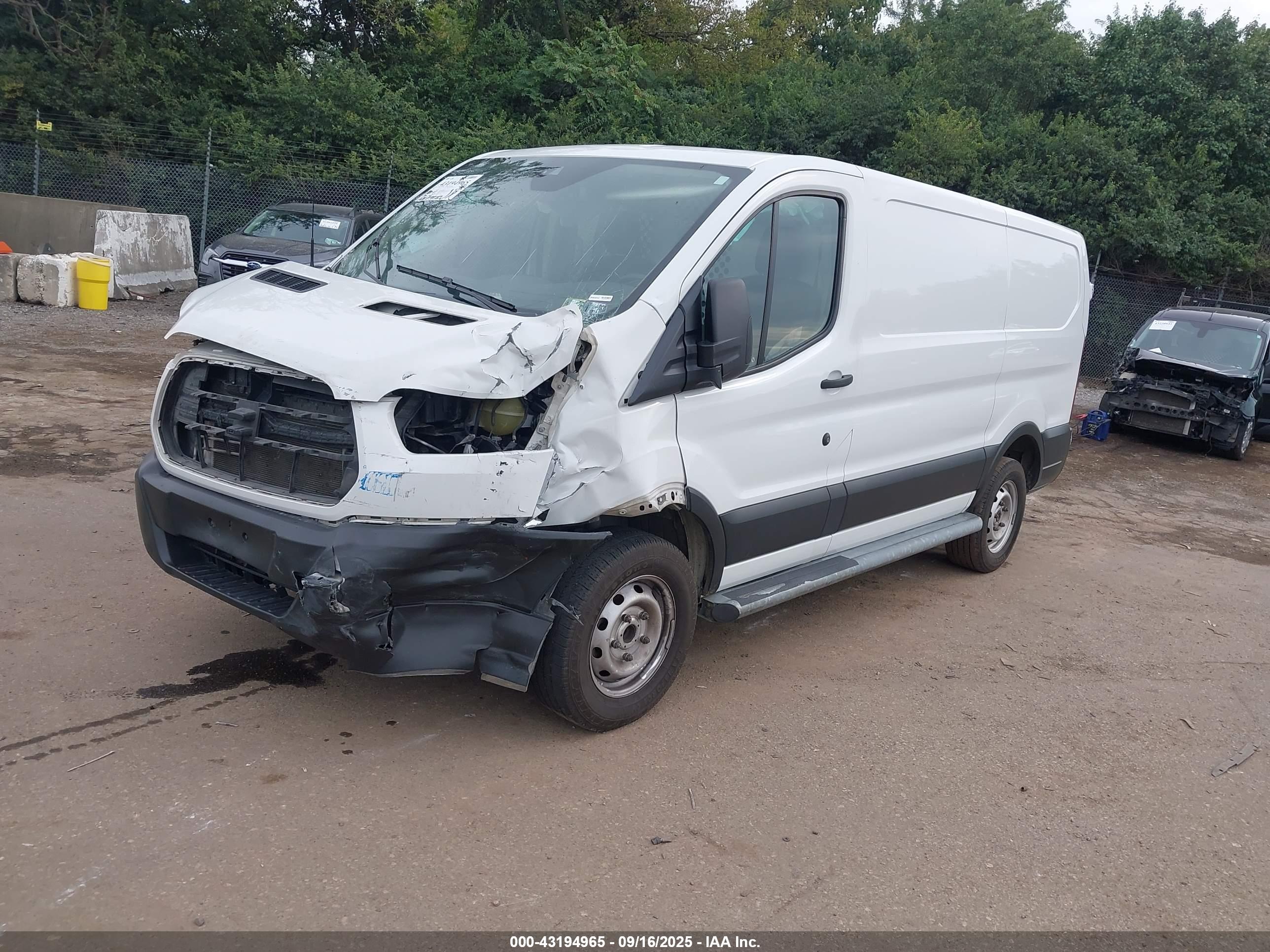 FORD TRANSIT-250 image 2