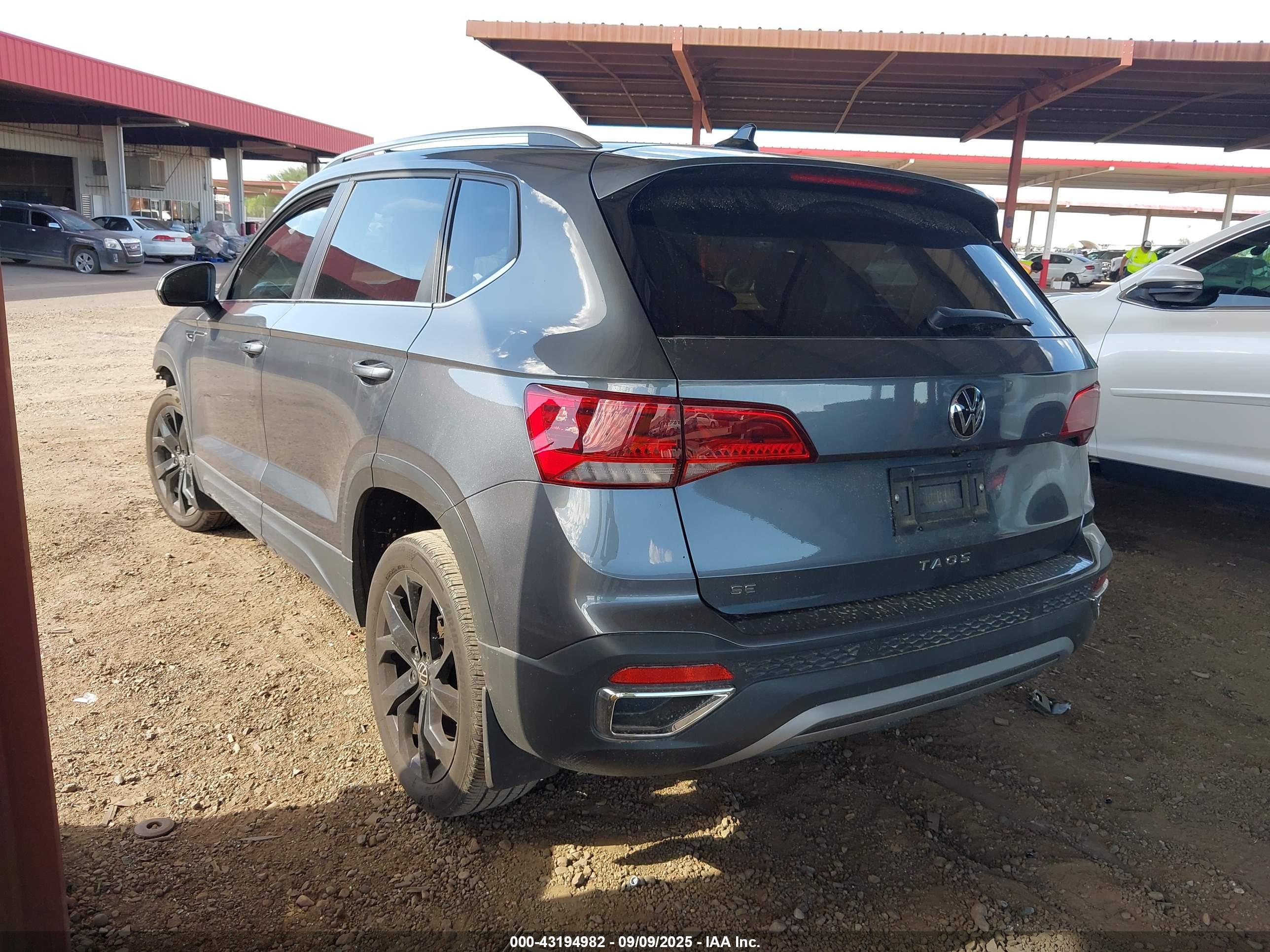 VOLKSWAGEN TAOS image 3