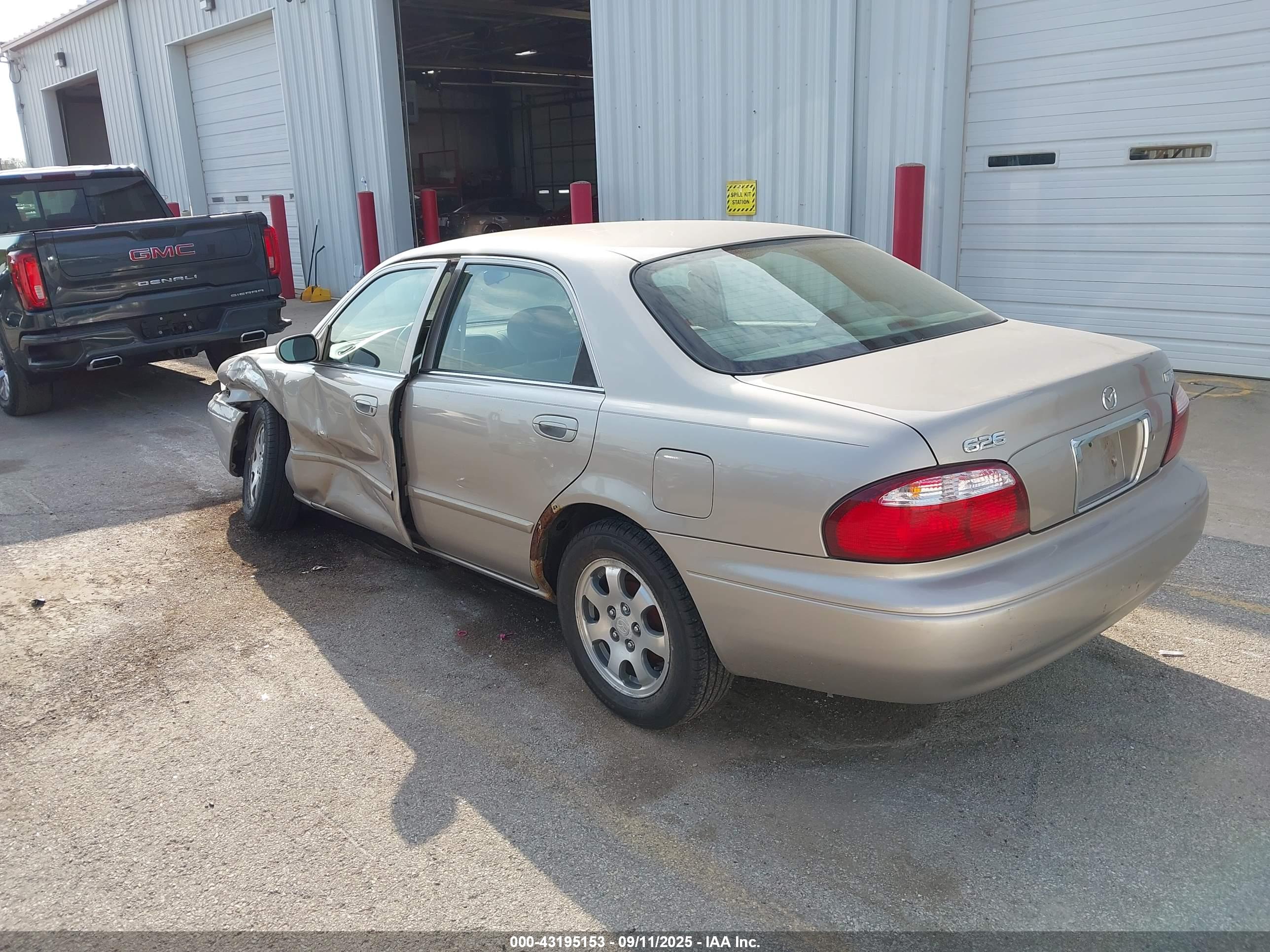 MAZDA 626 image 3