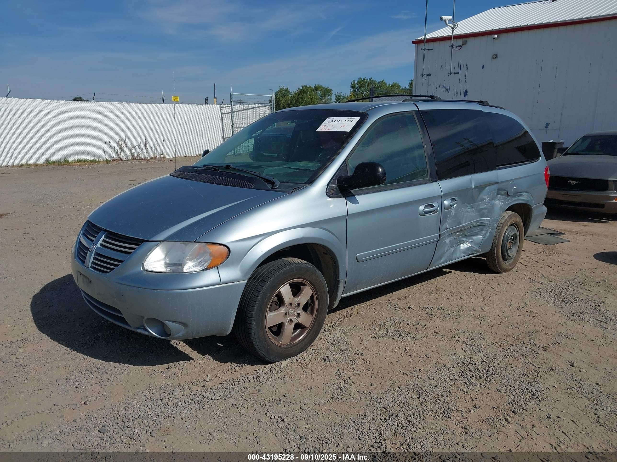 DODGE GRAND image 2