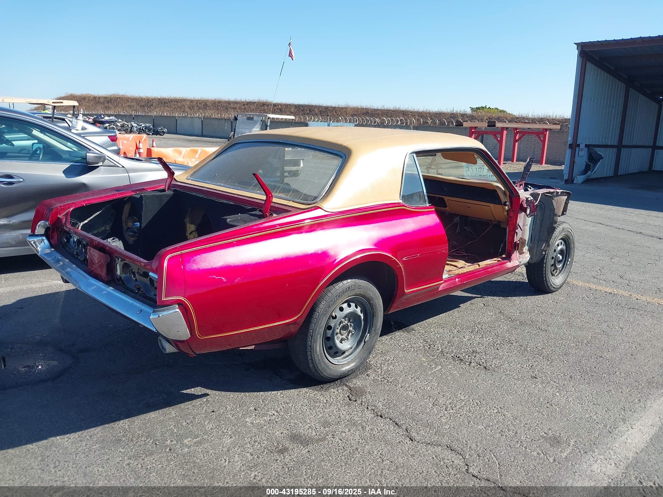 MERCURY COUGAR image 4