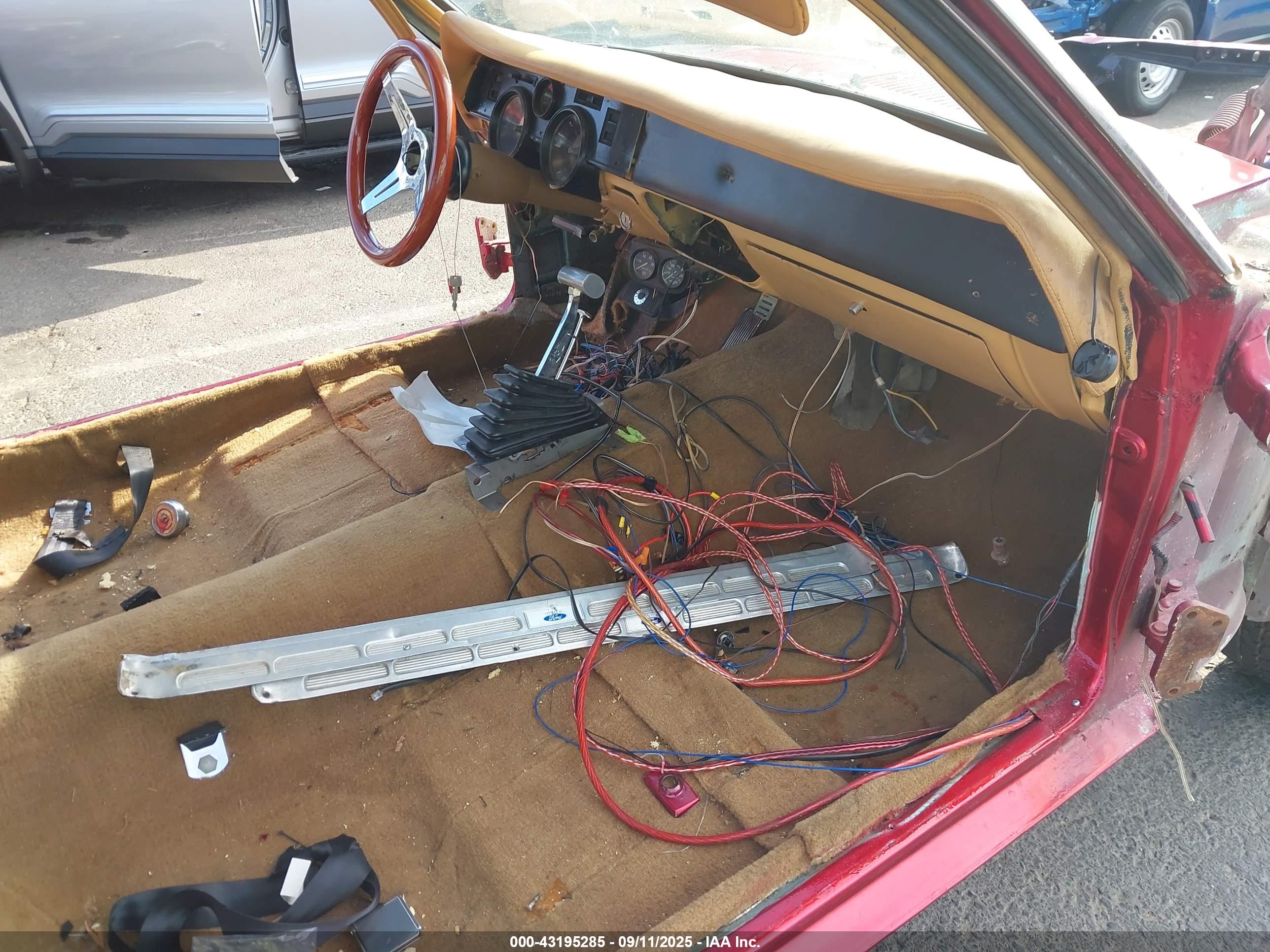 MERCURY COUGAR image 5