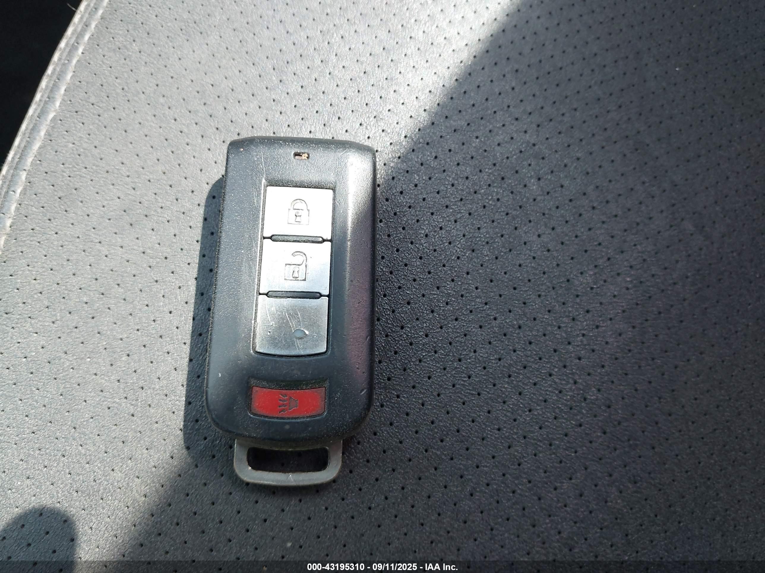 MITSUBISHI LANCER image 11