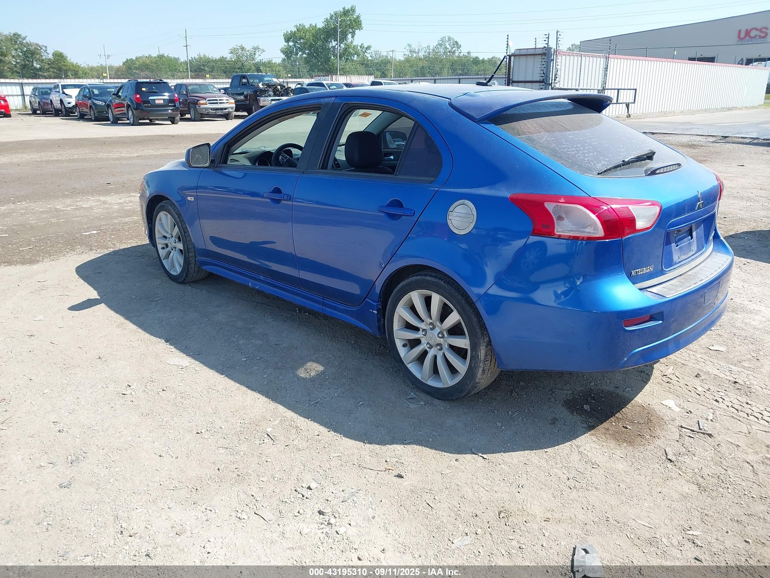 MITSUBISHI LANCER image 3