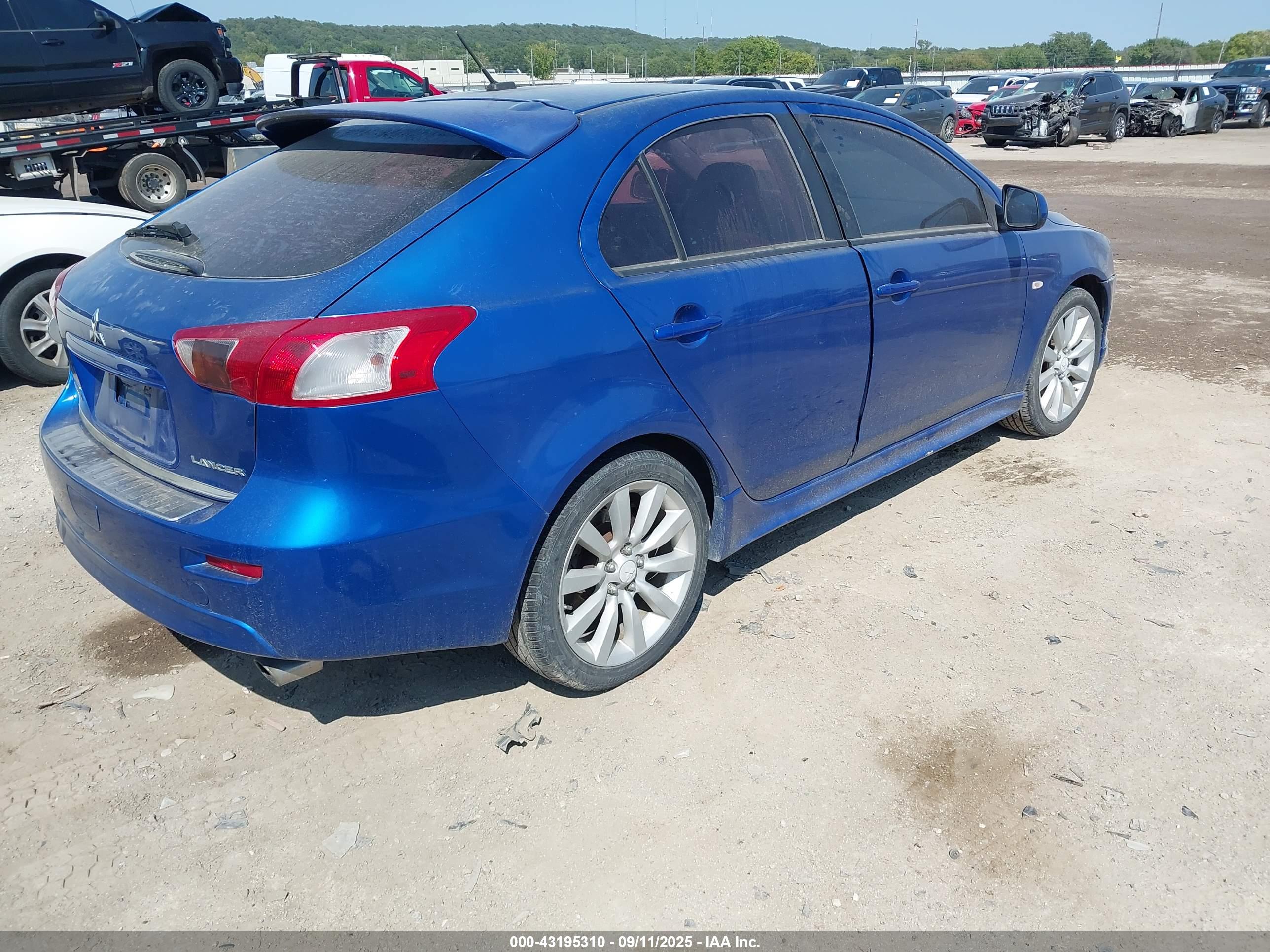 MITSUBISHI LANCER image 4