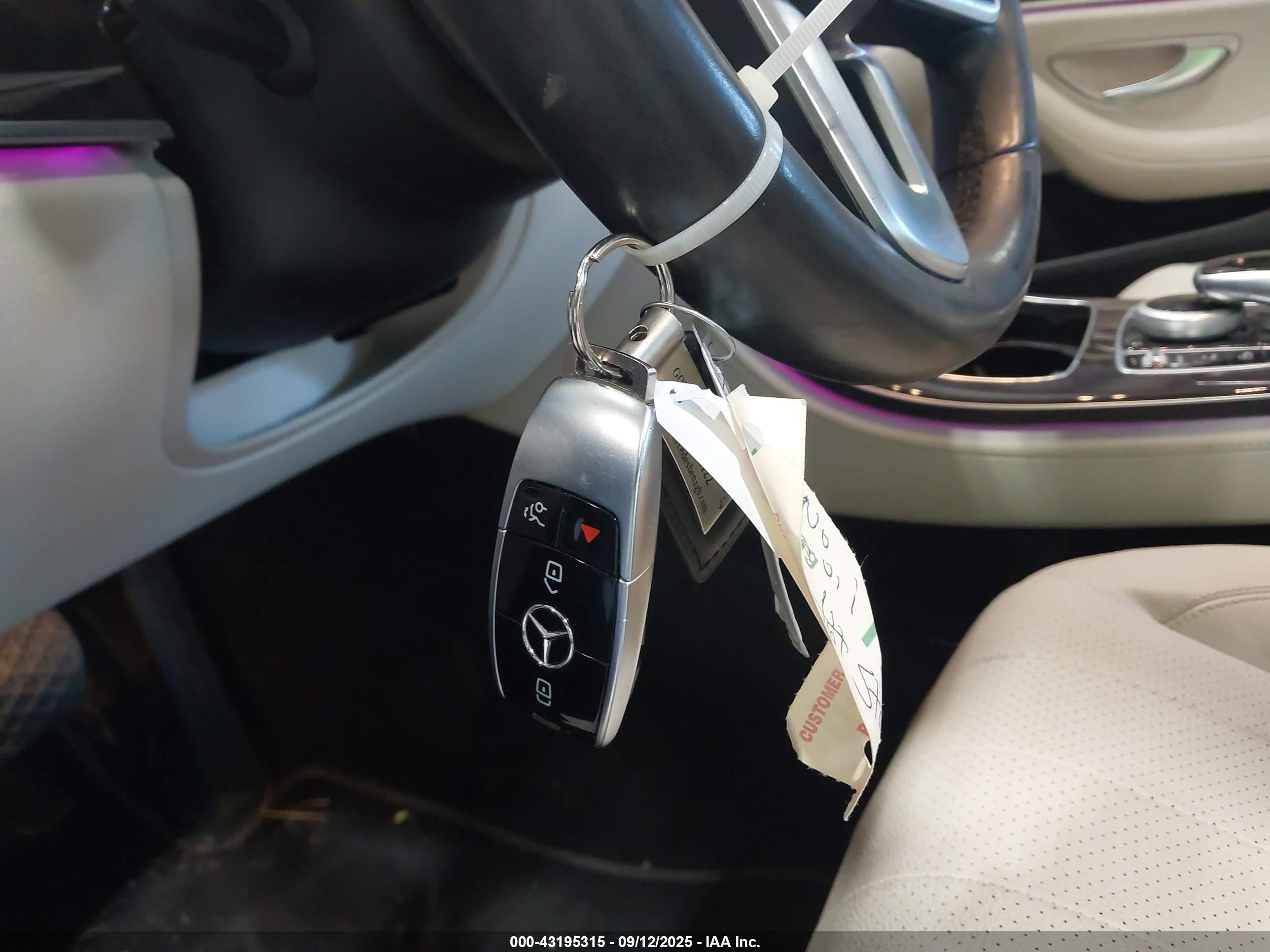 MERCEDES-BENZ E image 11