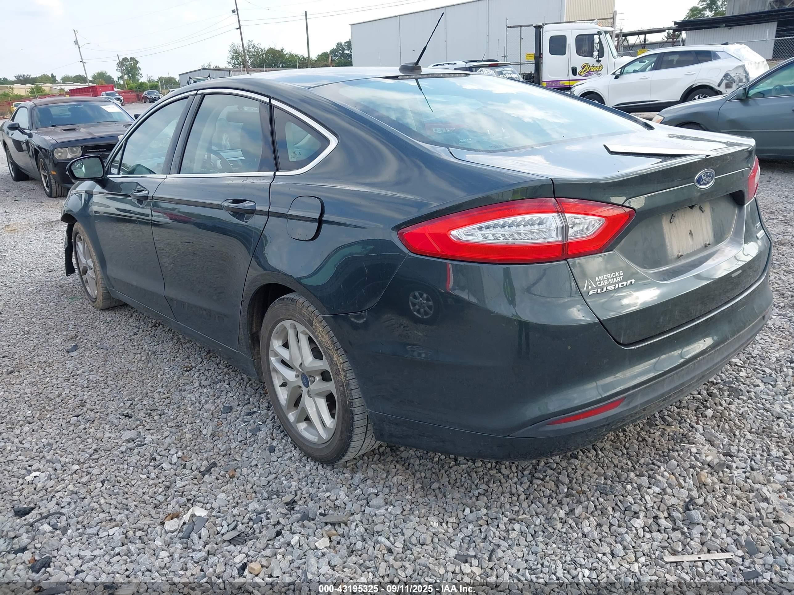 FORD FUSION image 3