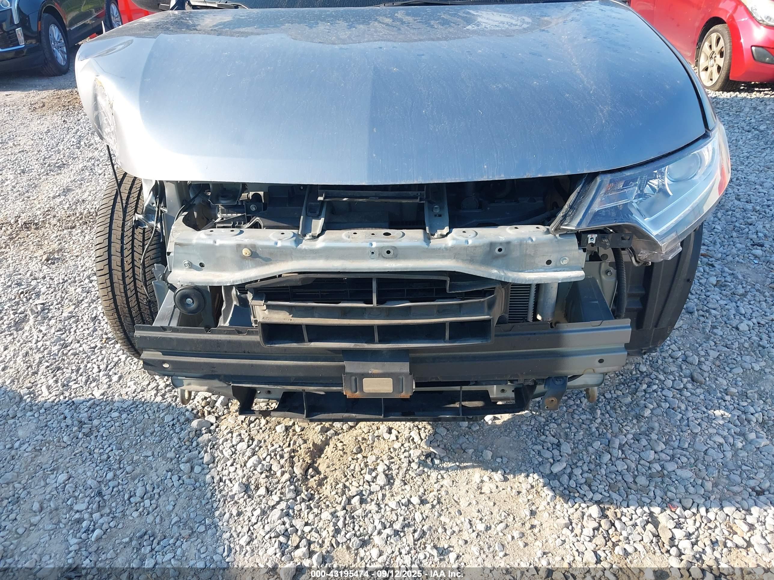 MITSUBISHI OUTLANDER image 6