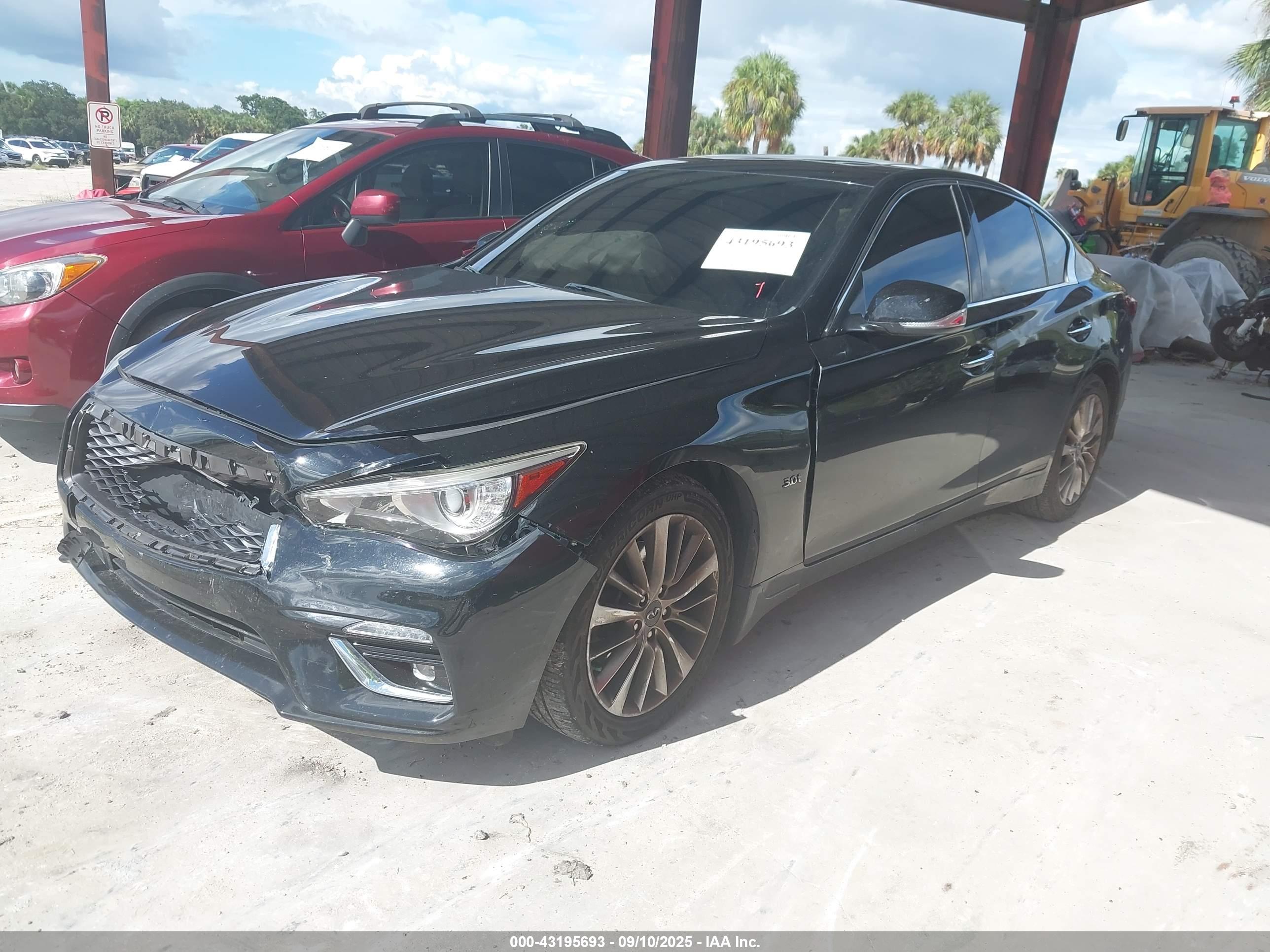 INFINITI Q50 image 2