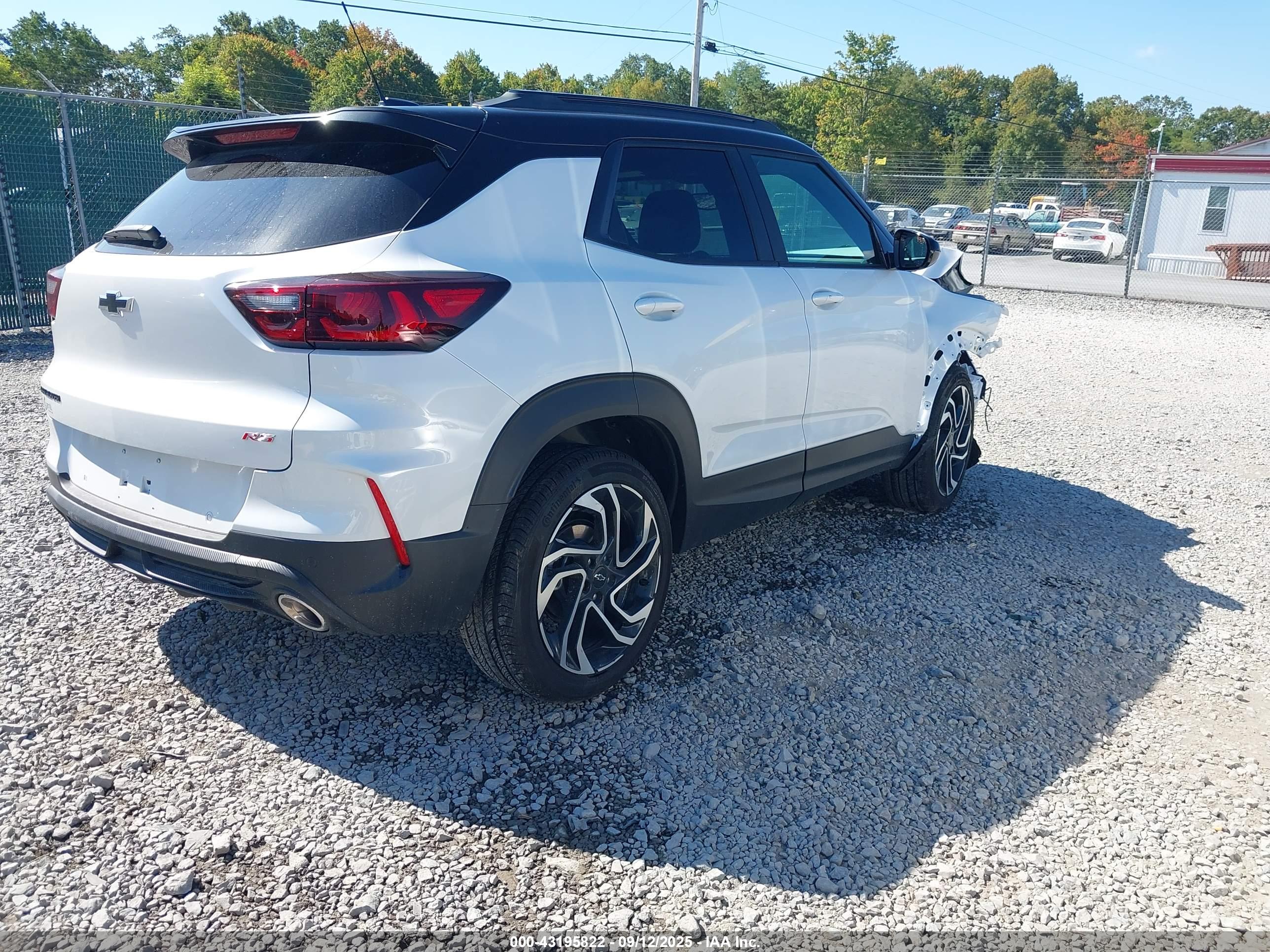 CHEVROLET TRAILBLAZER image 4