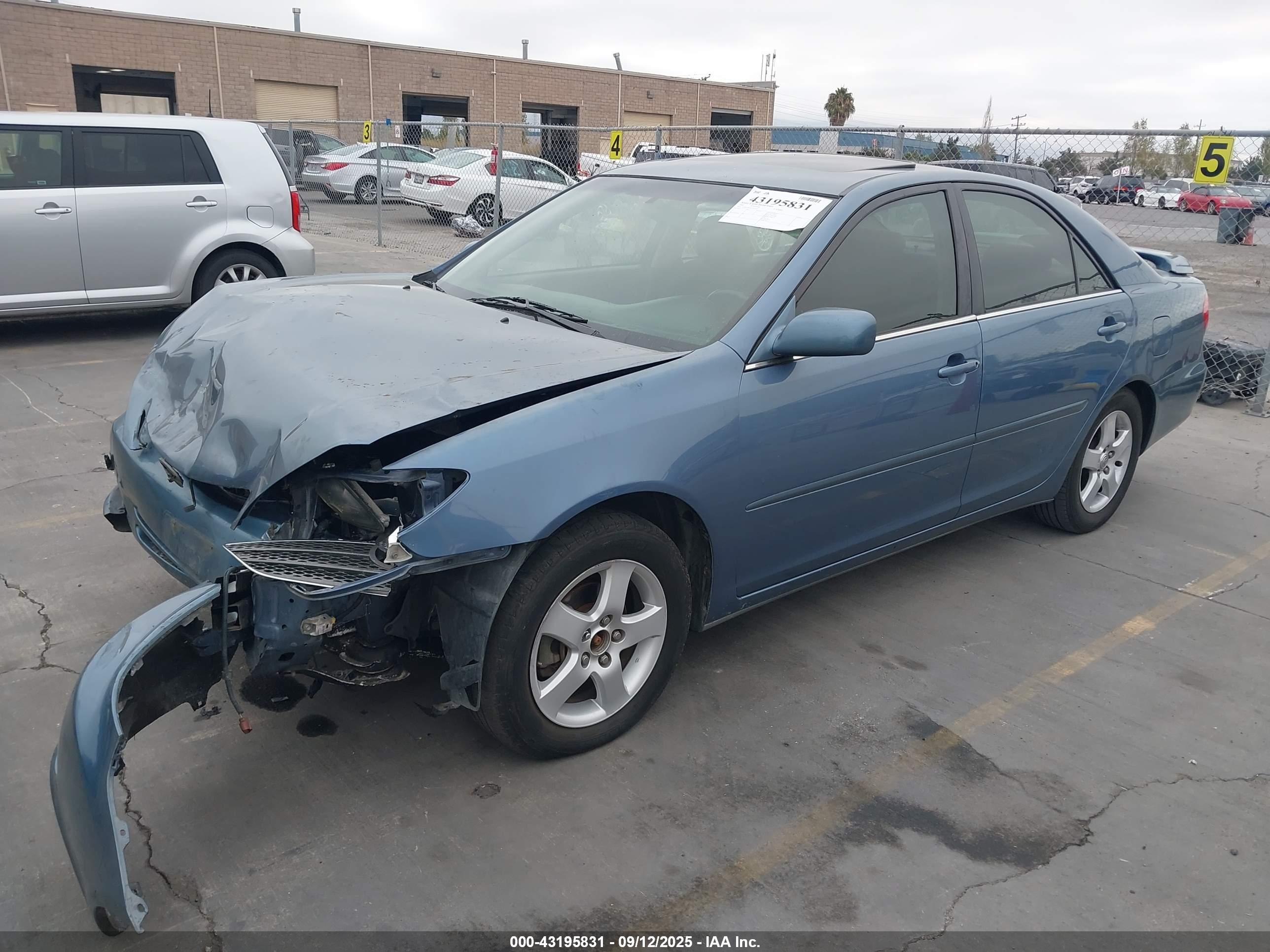 TOYOTA CAMRY image 2