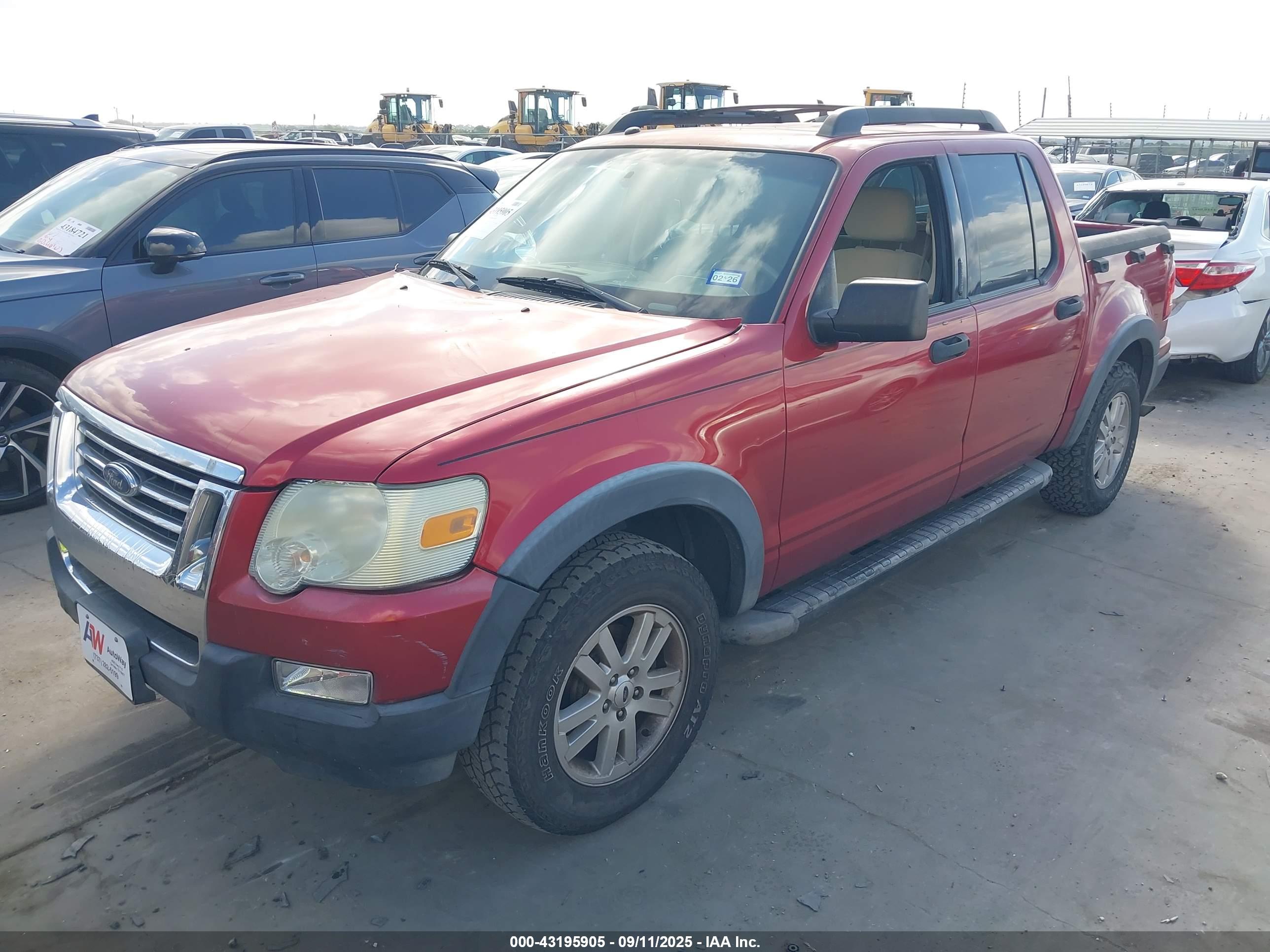 FORD EXPLORER image 2