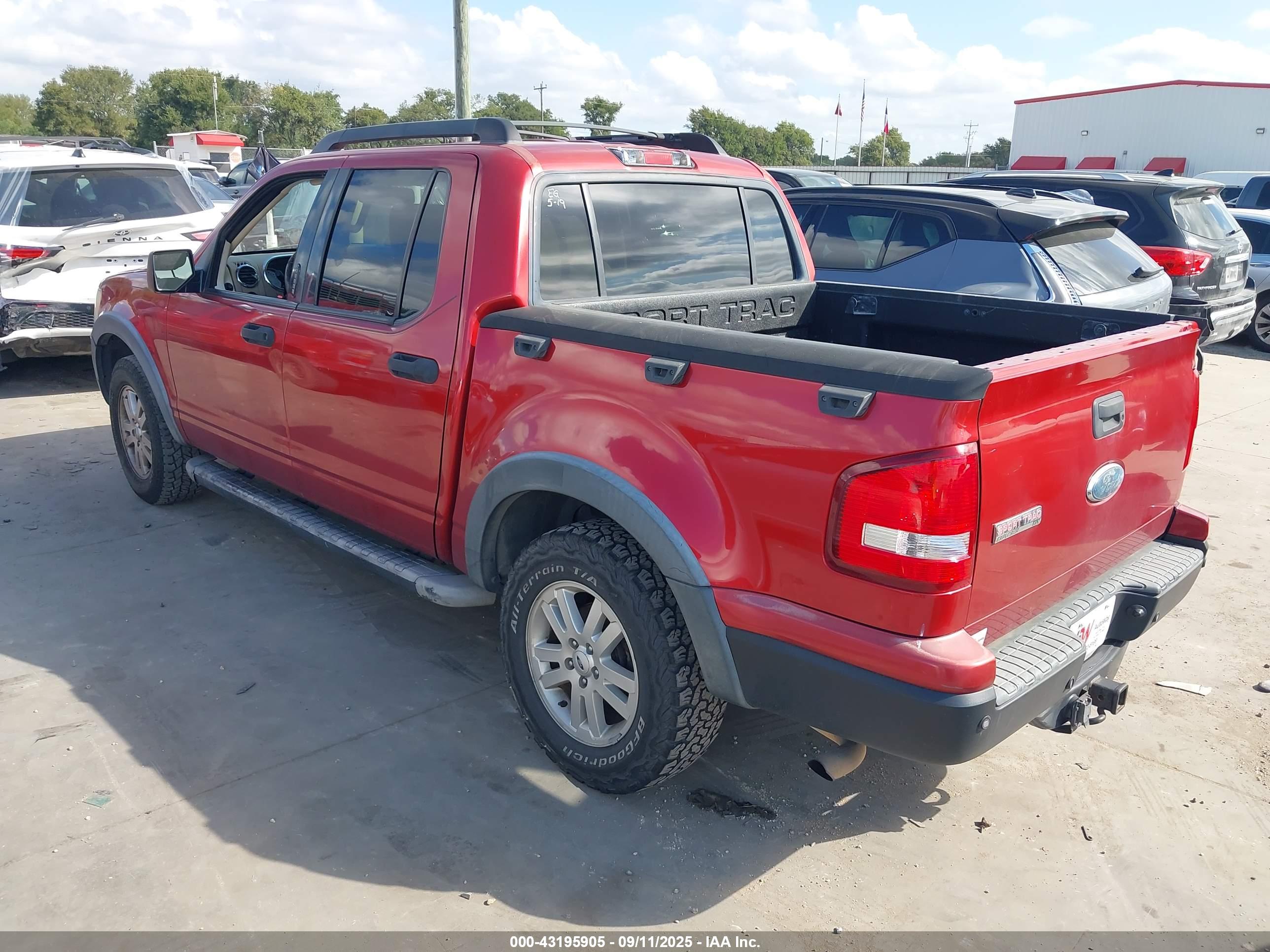 FORD EXPLORER image 3