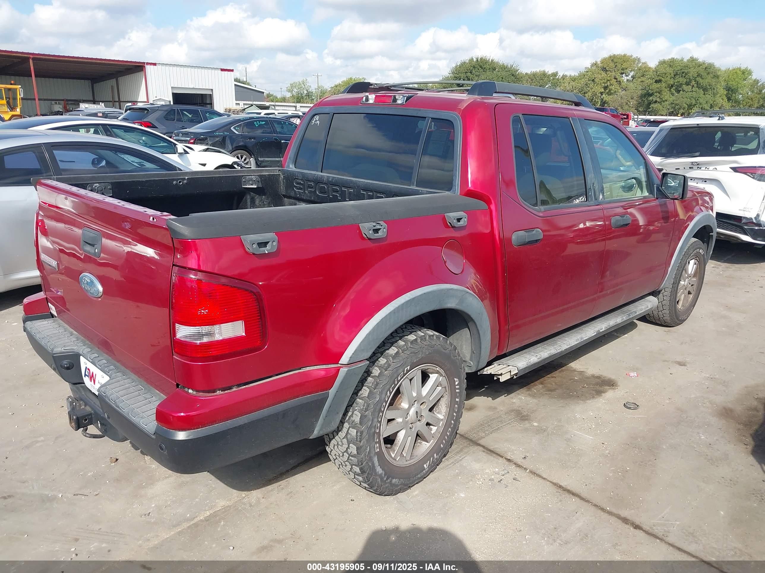FORD EXPLORER image 4