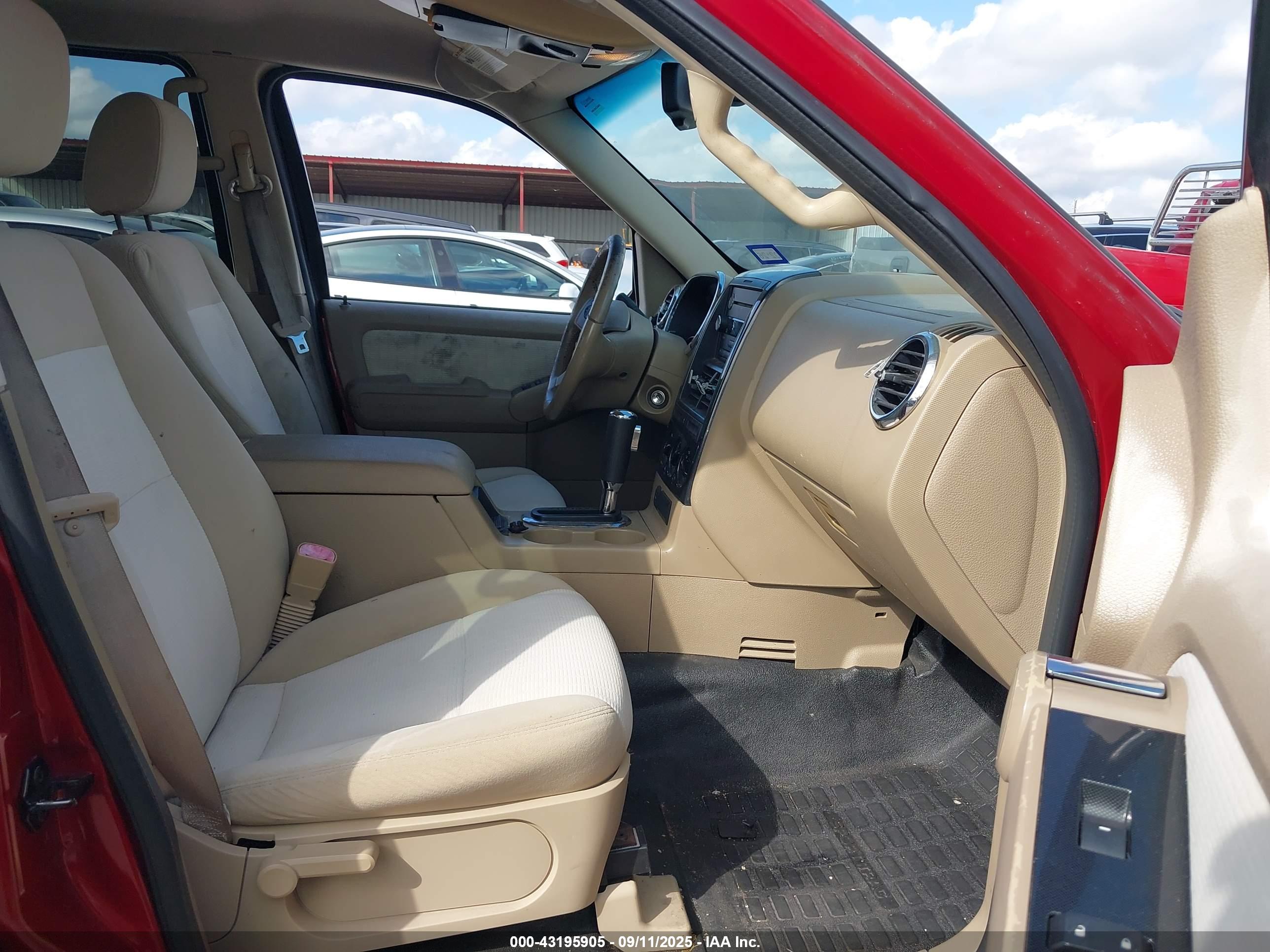 FORD EXPLORER image 5