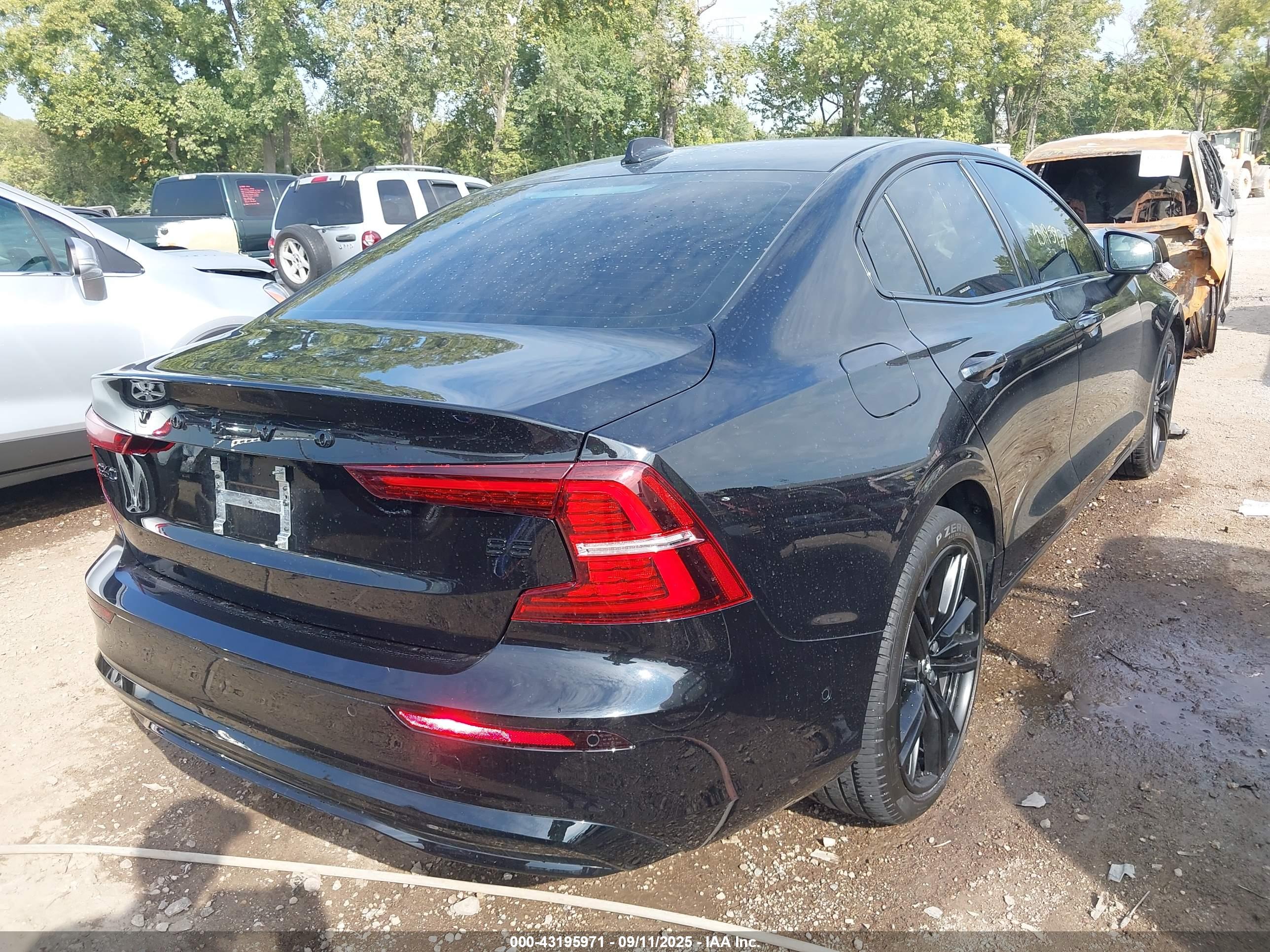 VOLVO S60 image 4