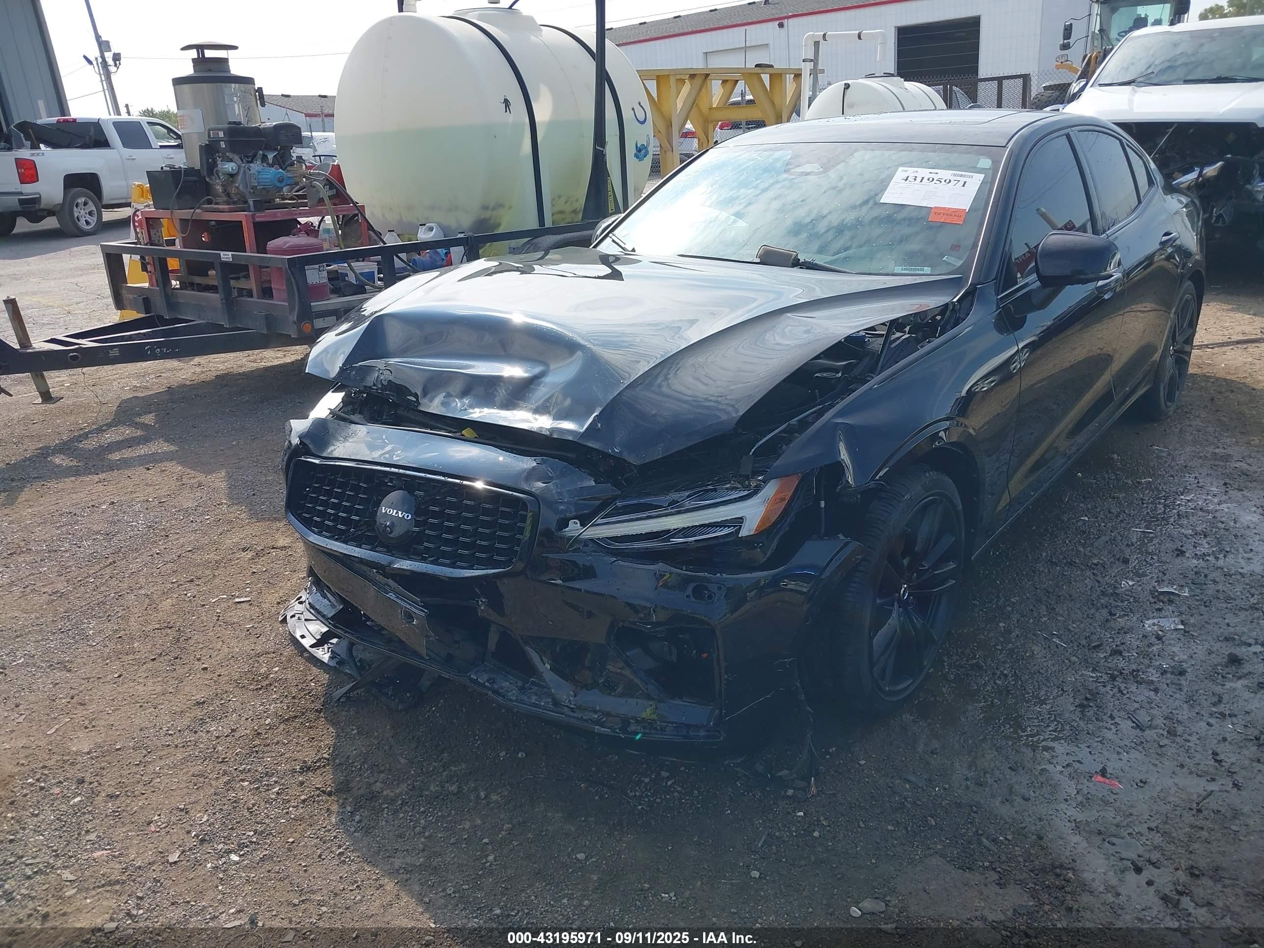 VOLVO S60 image 6