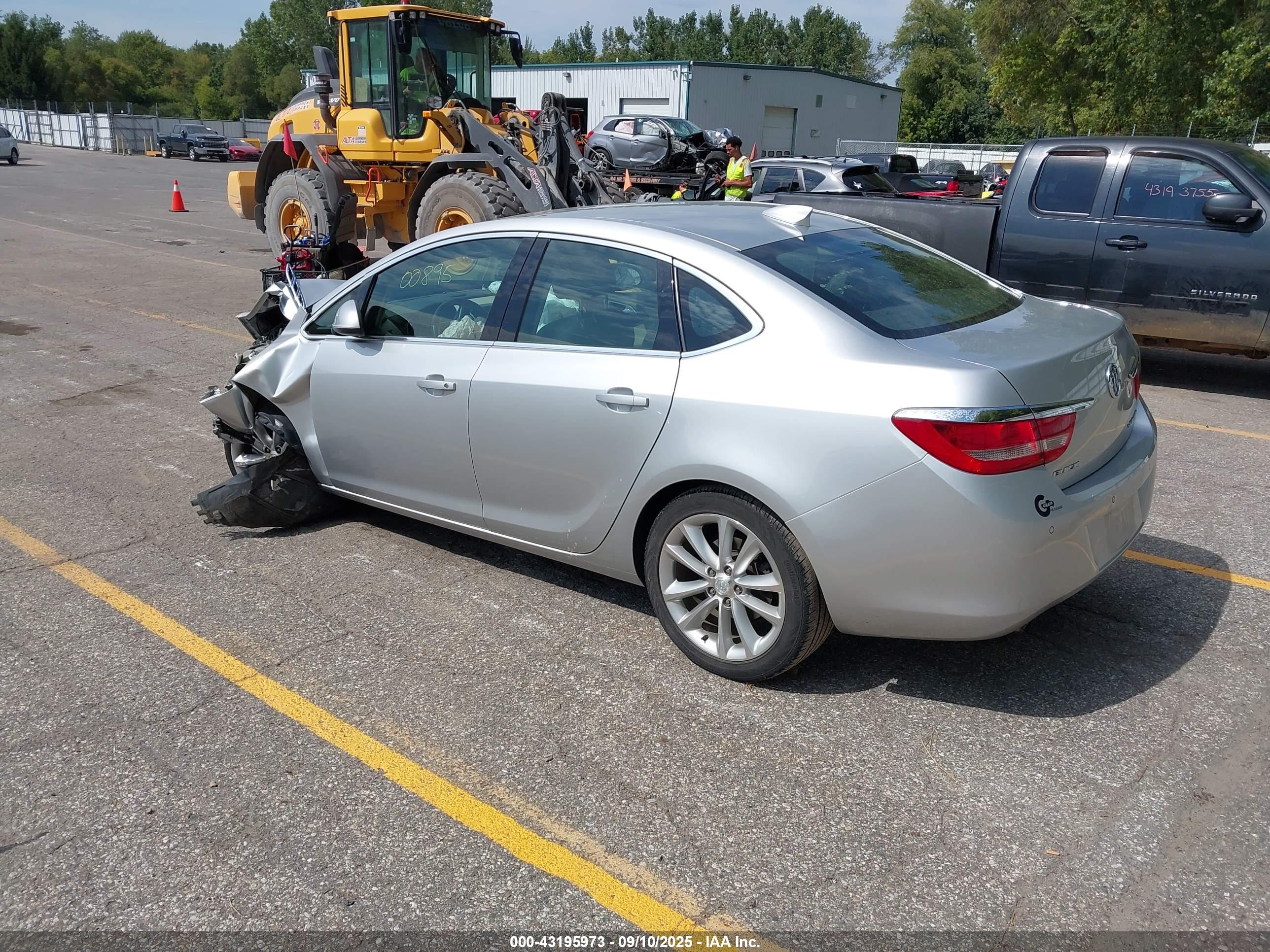BUICK VERANO image 3