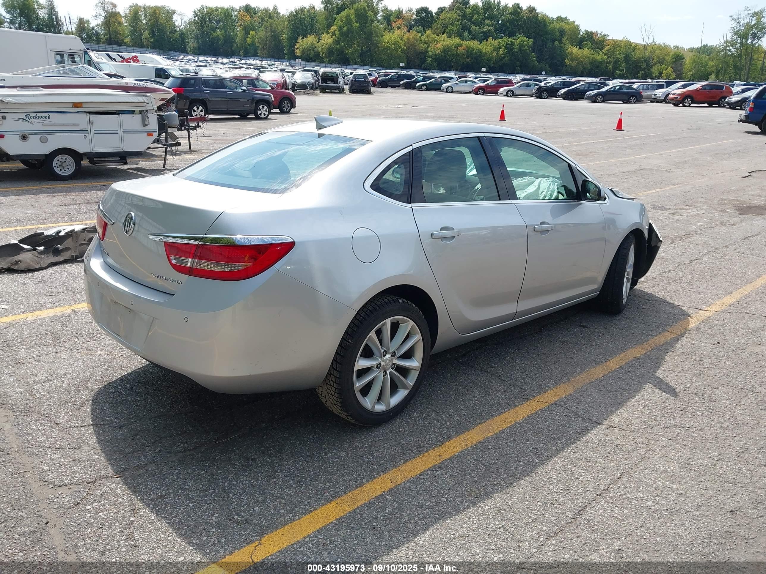 BUICK VERANO image 4