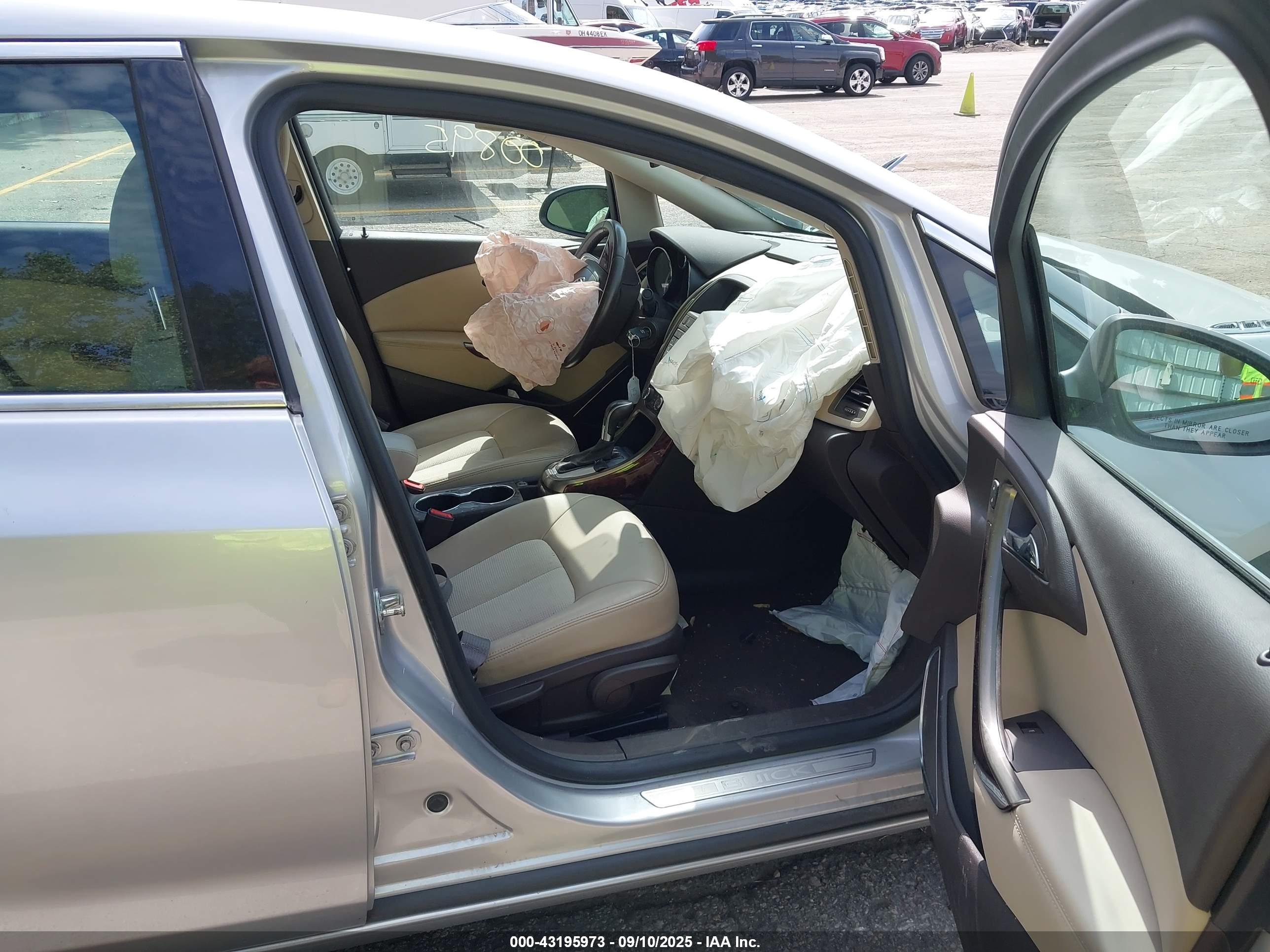 BUICK VERANO image 5