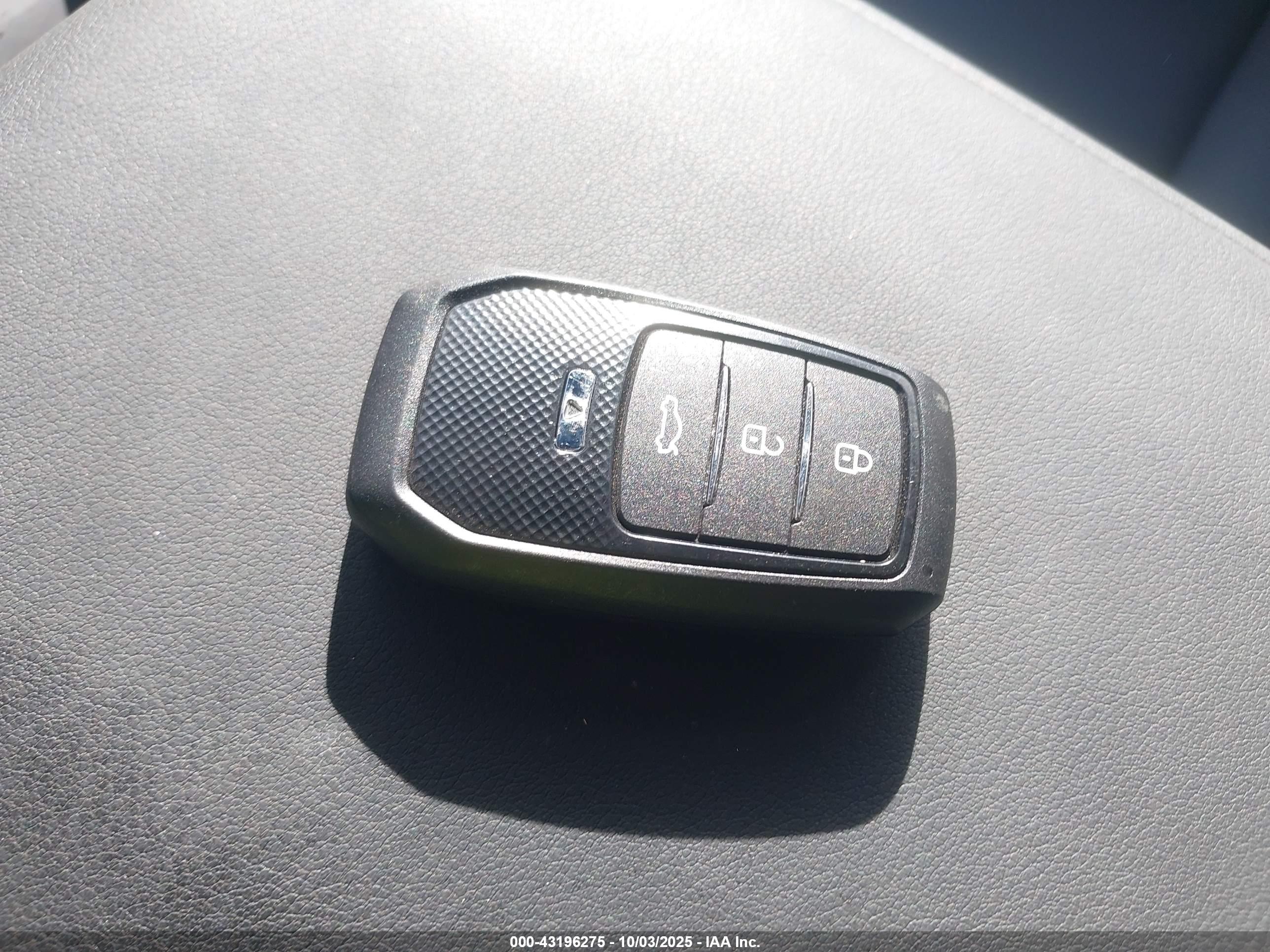 LEXUS GX image 11