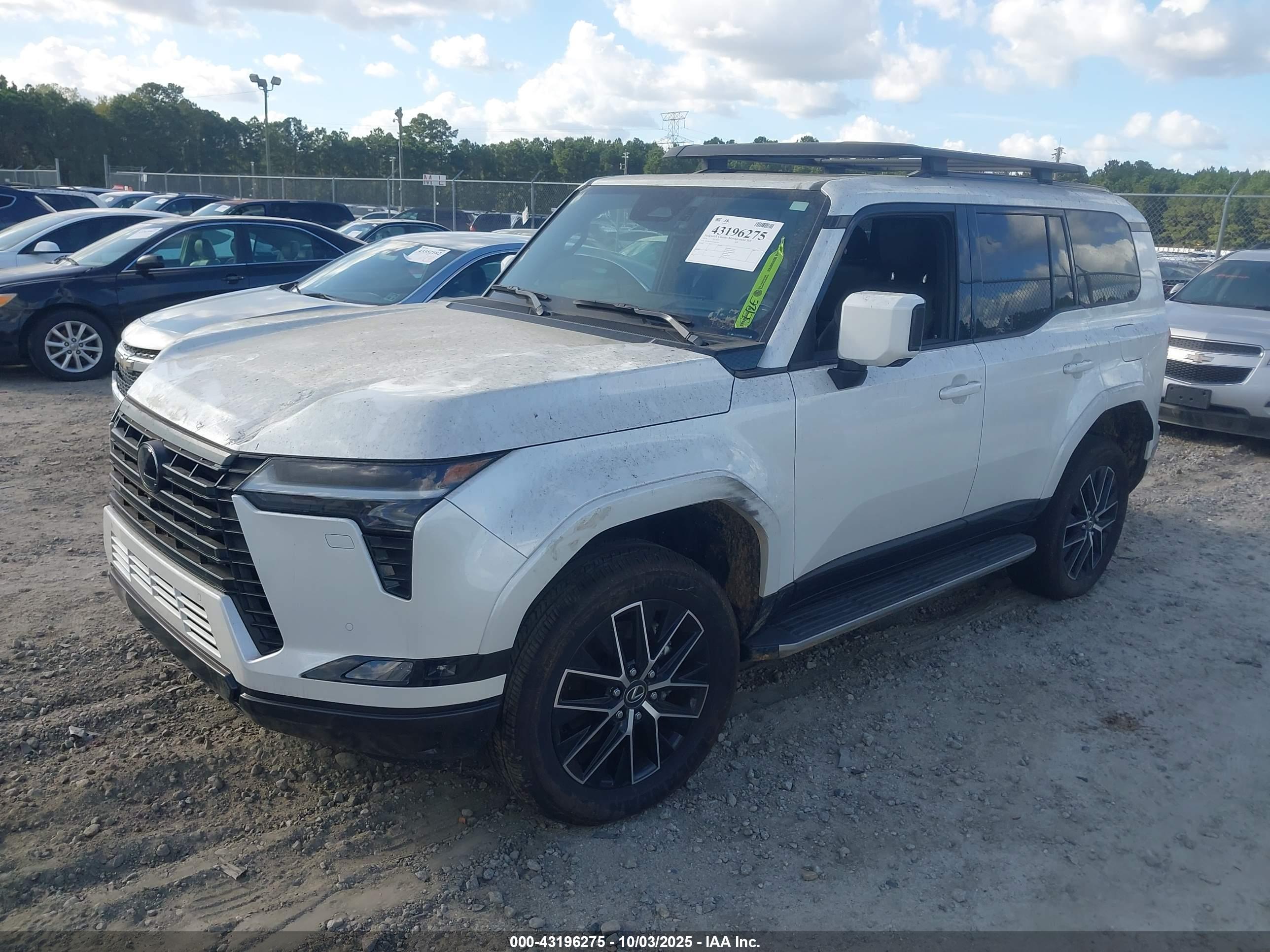 LEXUS GX image 2