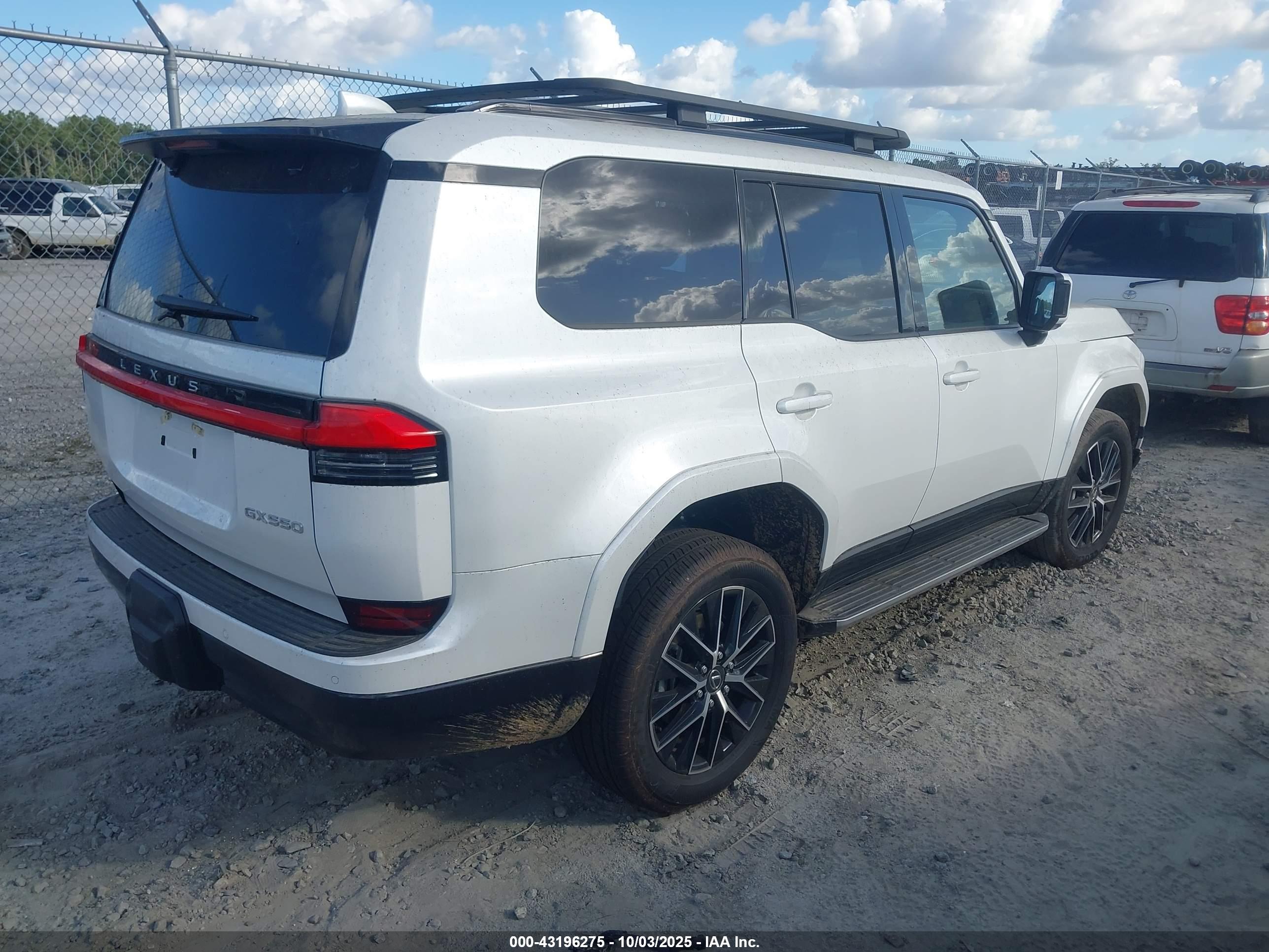 LEXUS GX image 4