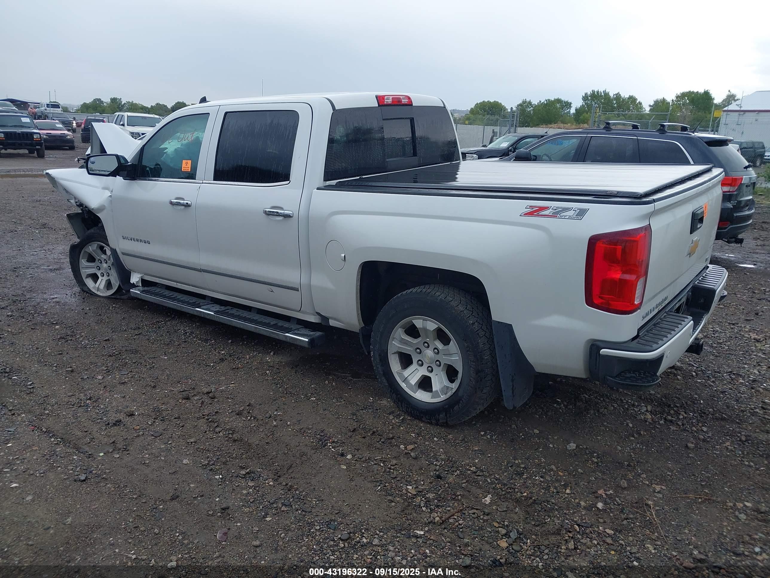 CHEVROLET SILVERADO image 3