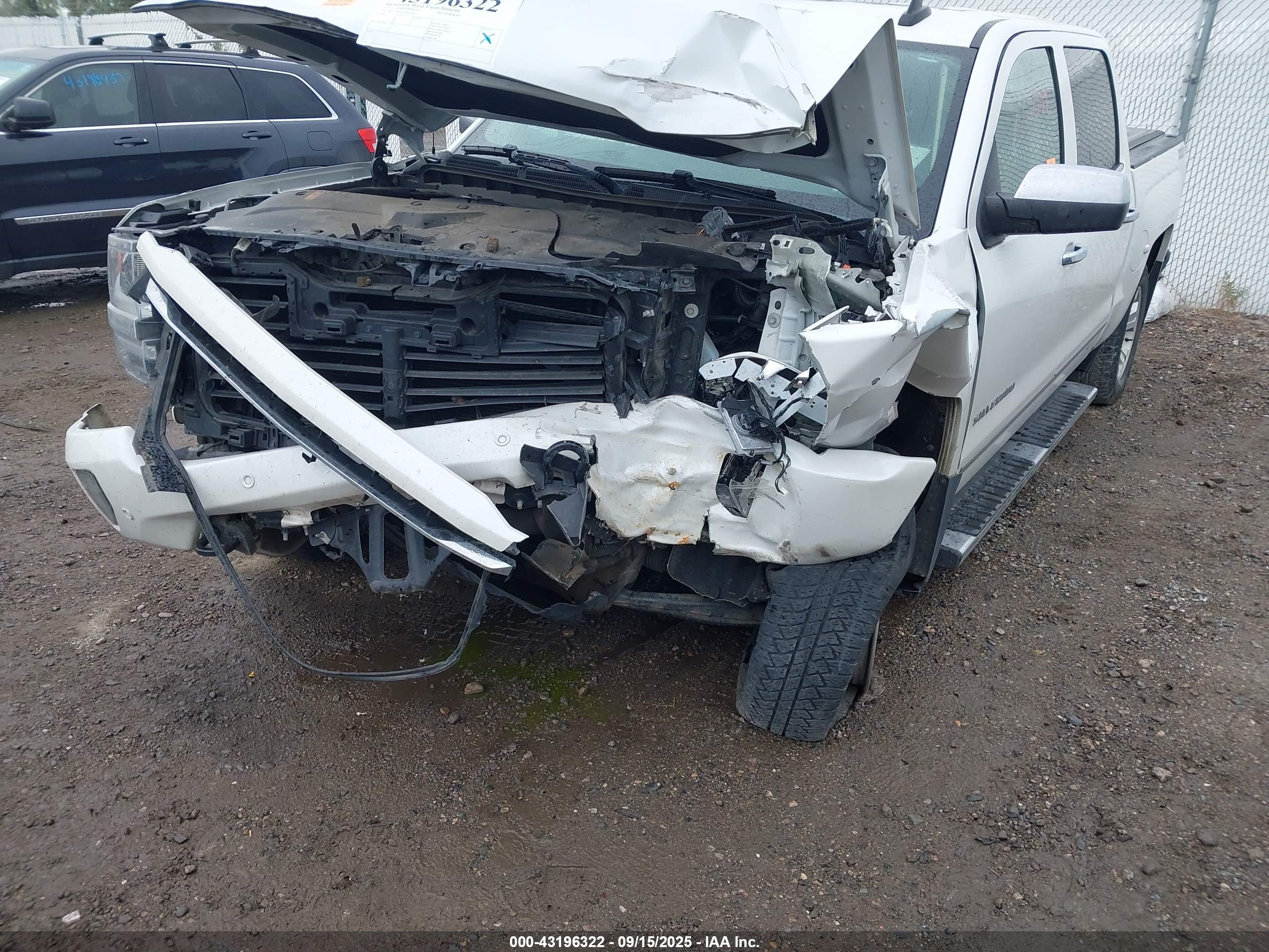 CHEVROLET SILVERADO image 6