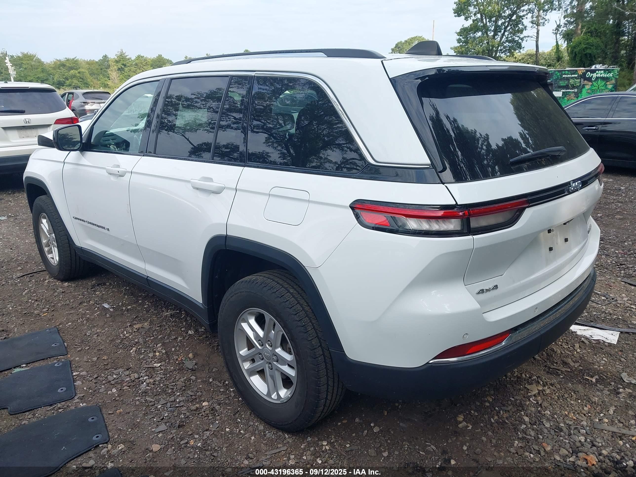 JEEP GRAND image 3