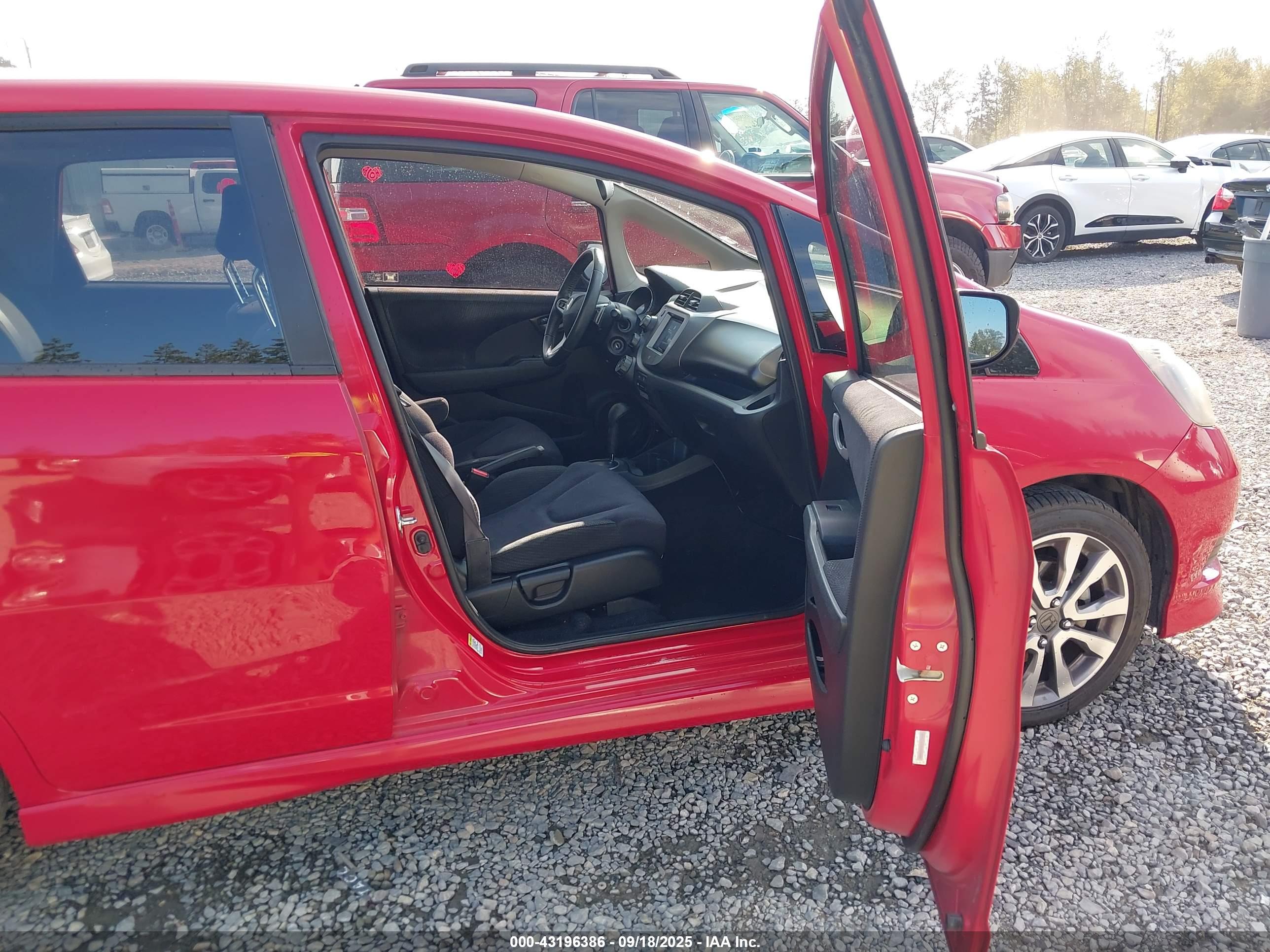 HONDA FIT image 5