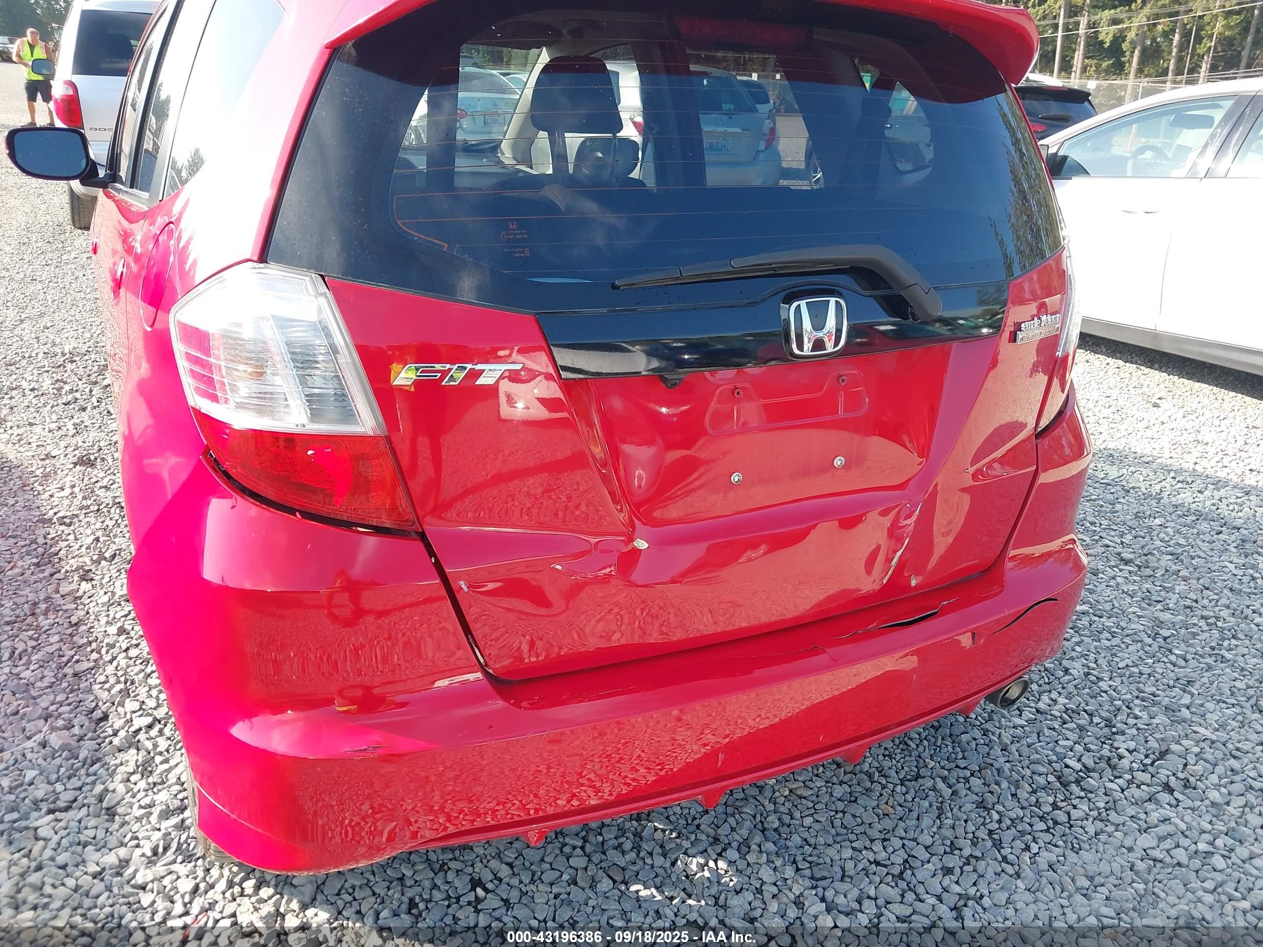 HONDA FIT image 6