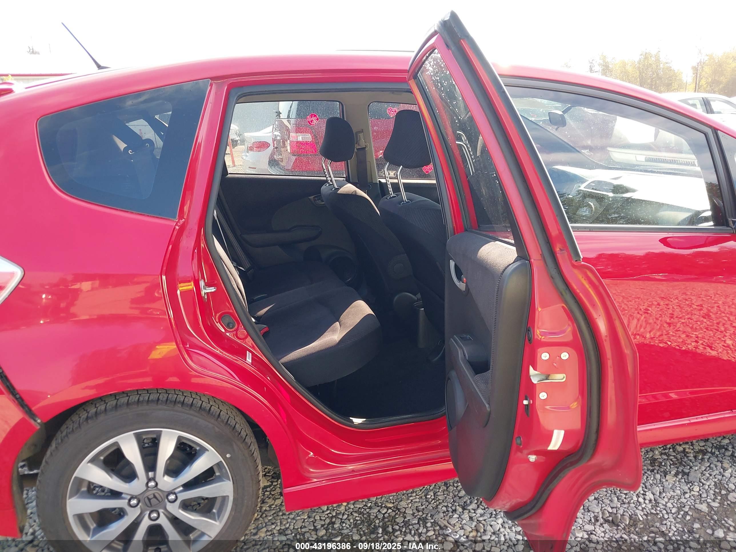 HONDA FIT image 8