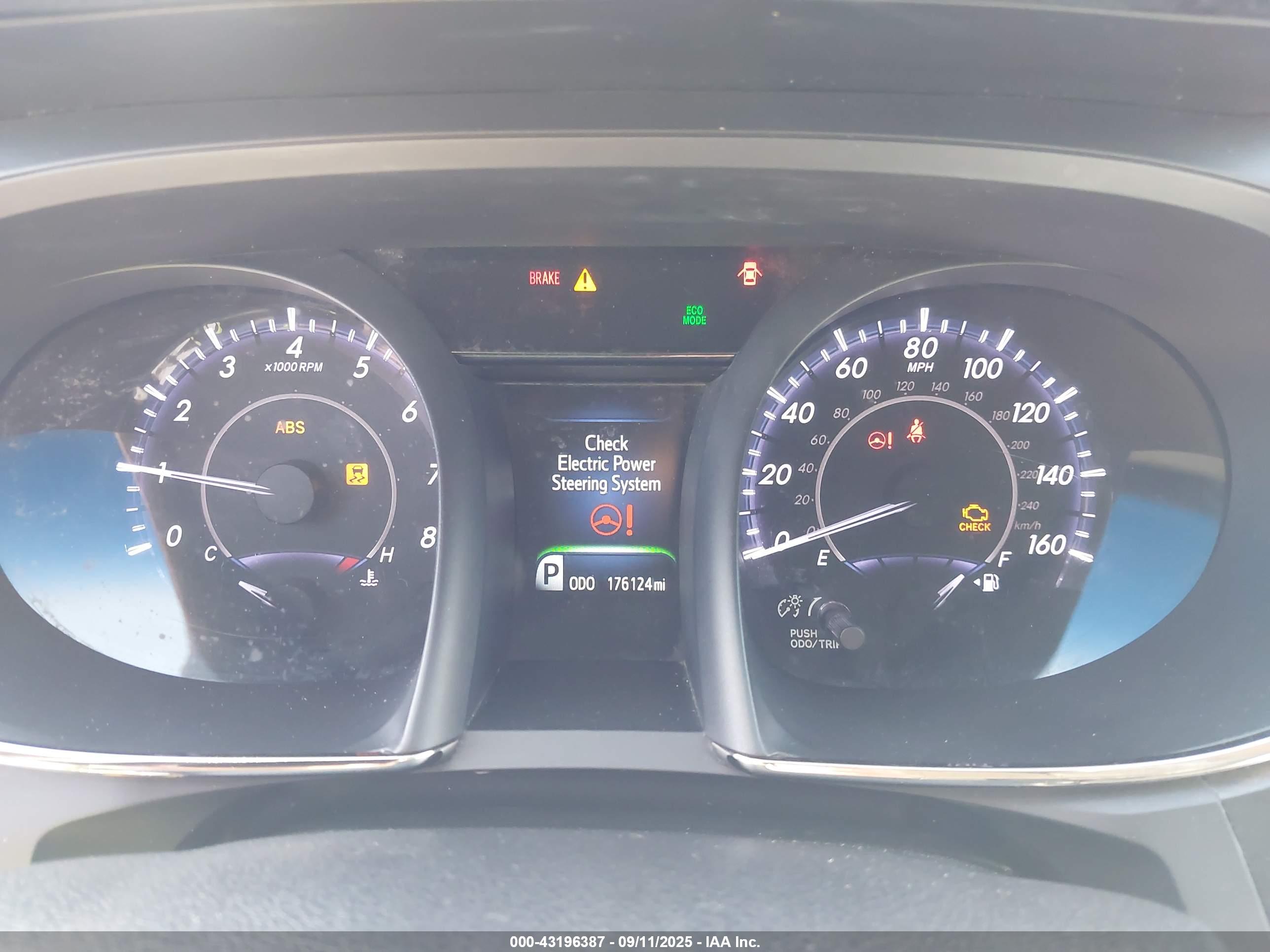 TOYOTA AVALON image 7