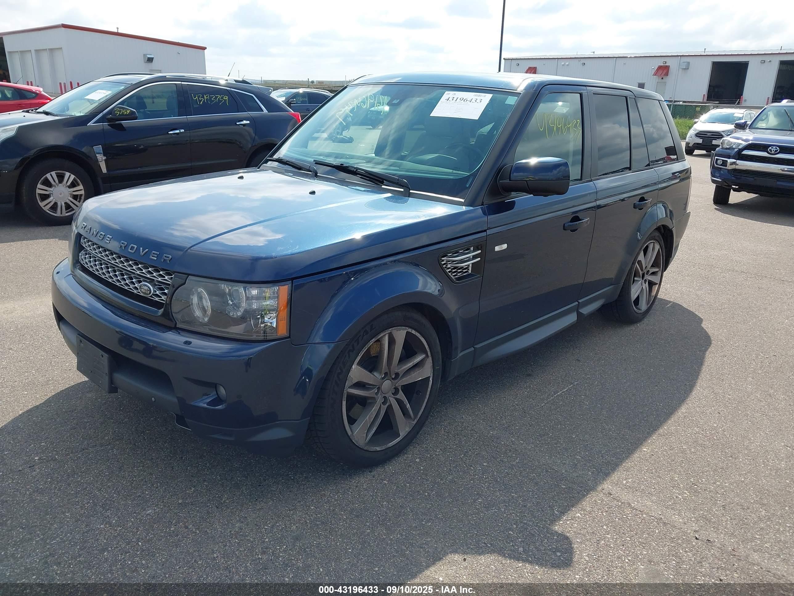 LAND ROVER image 2