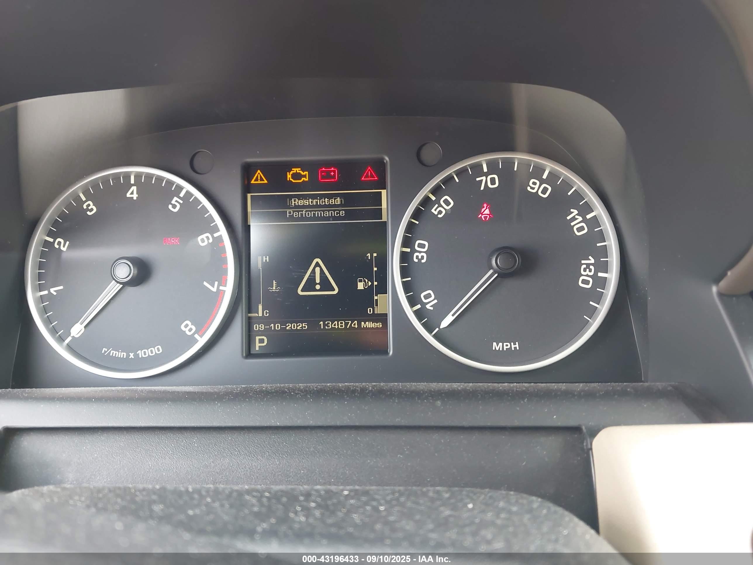 LAND ROVER image 7
