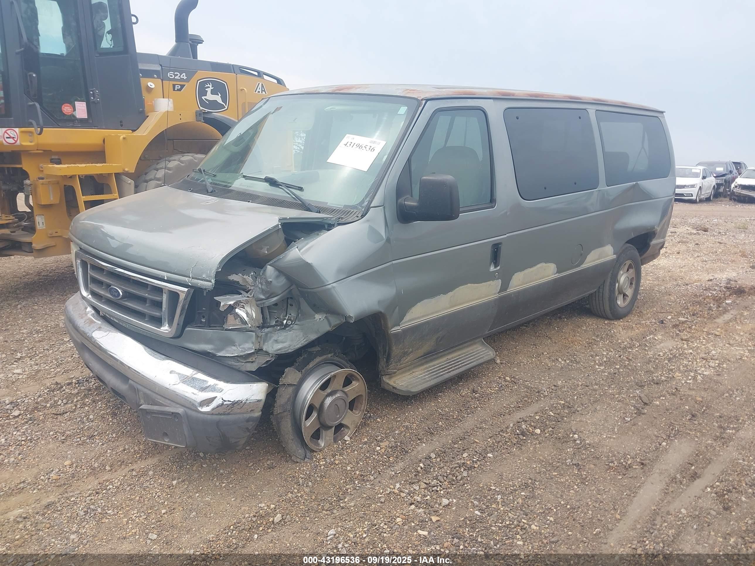 FORD E-150 image 2